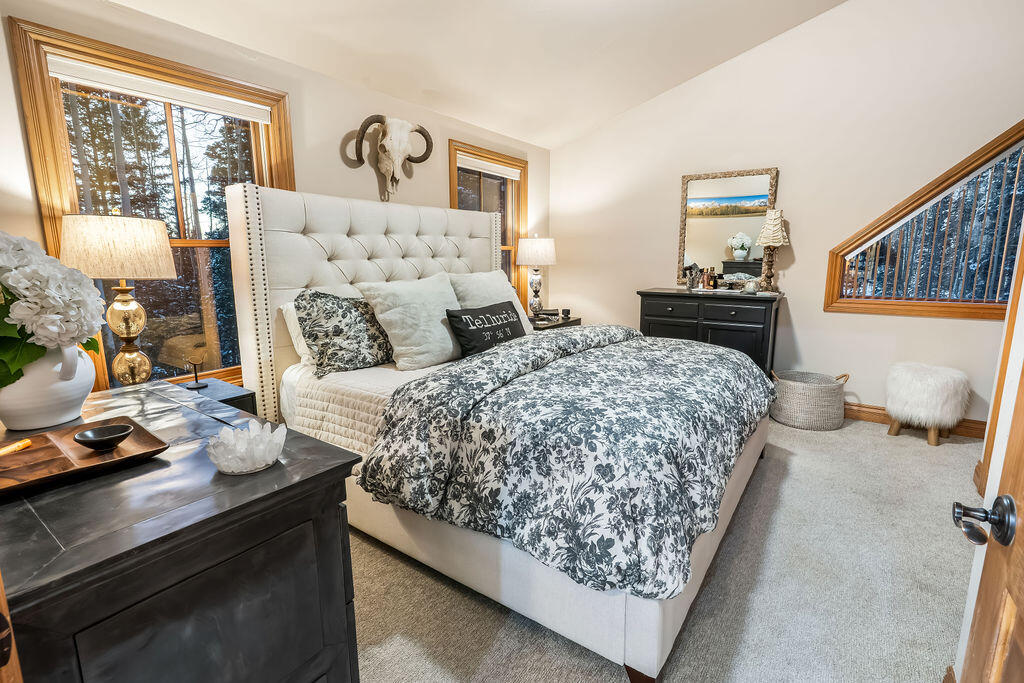 110 Saddle Horn Lane