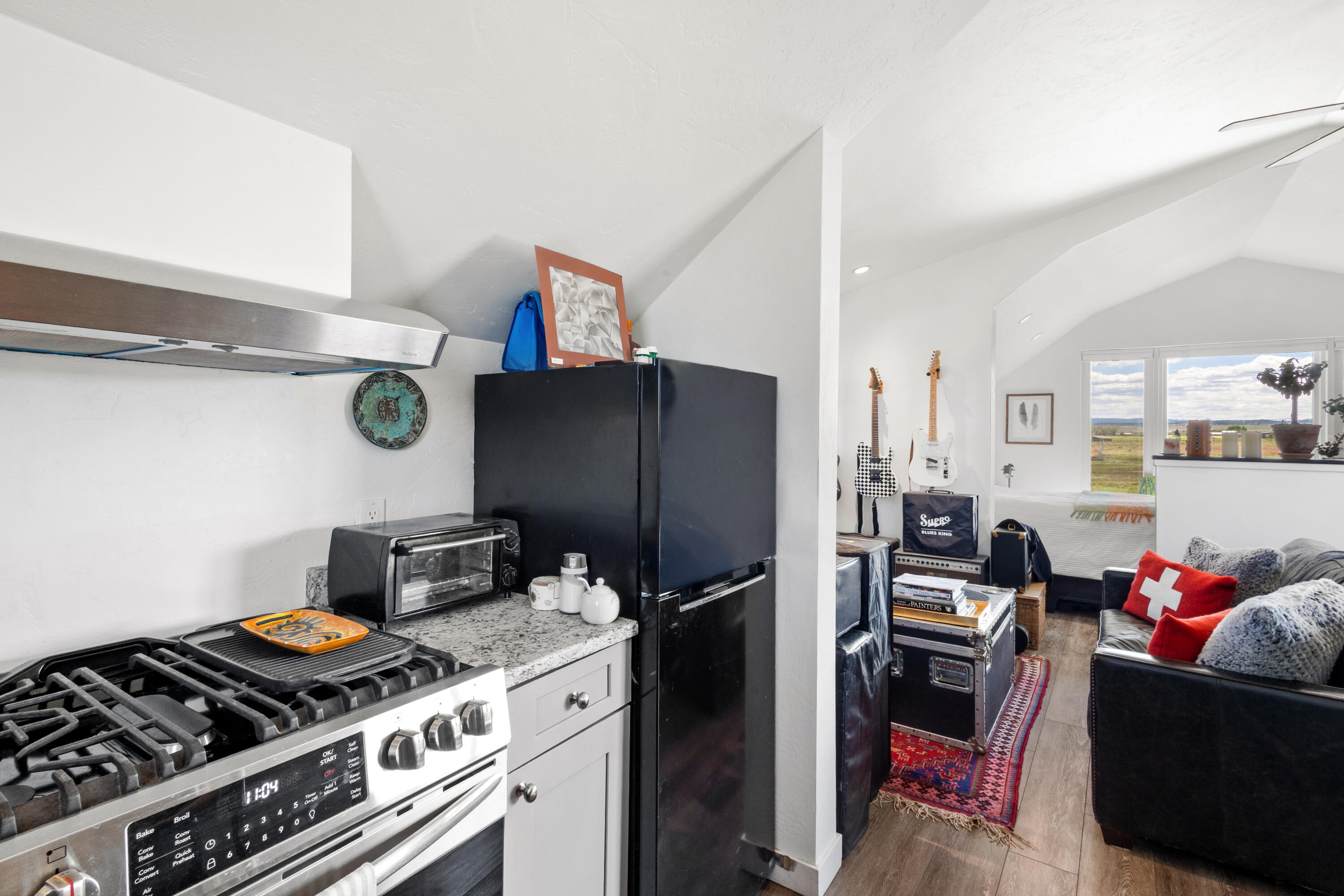 1645 Pine Street Unit: 1647