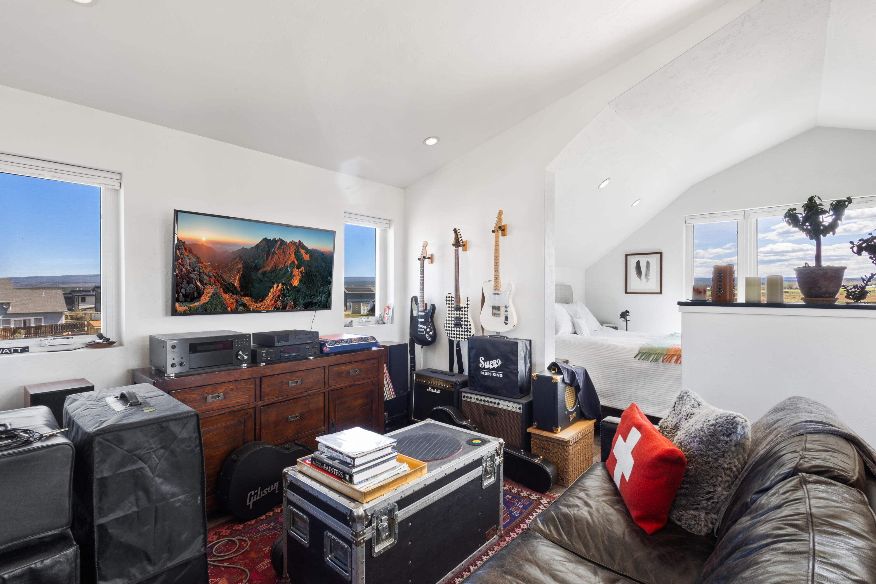 1645 Pine Street Unit: 1647