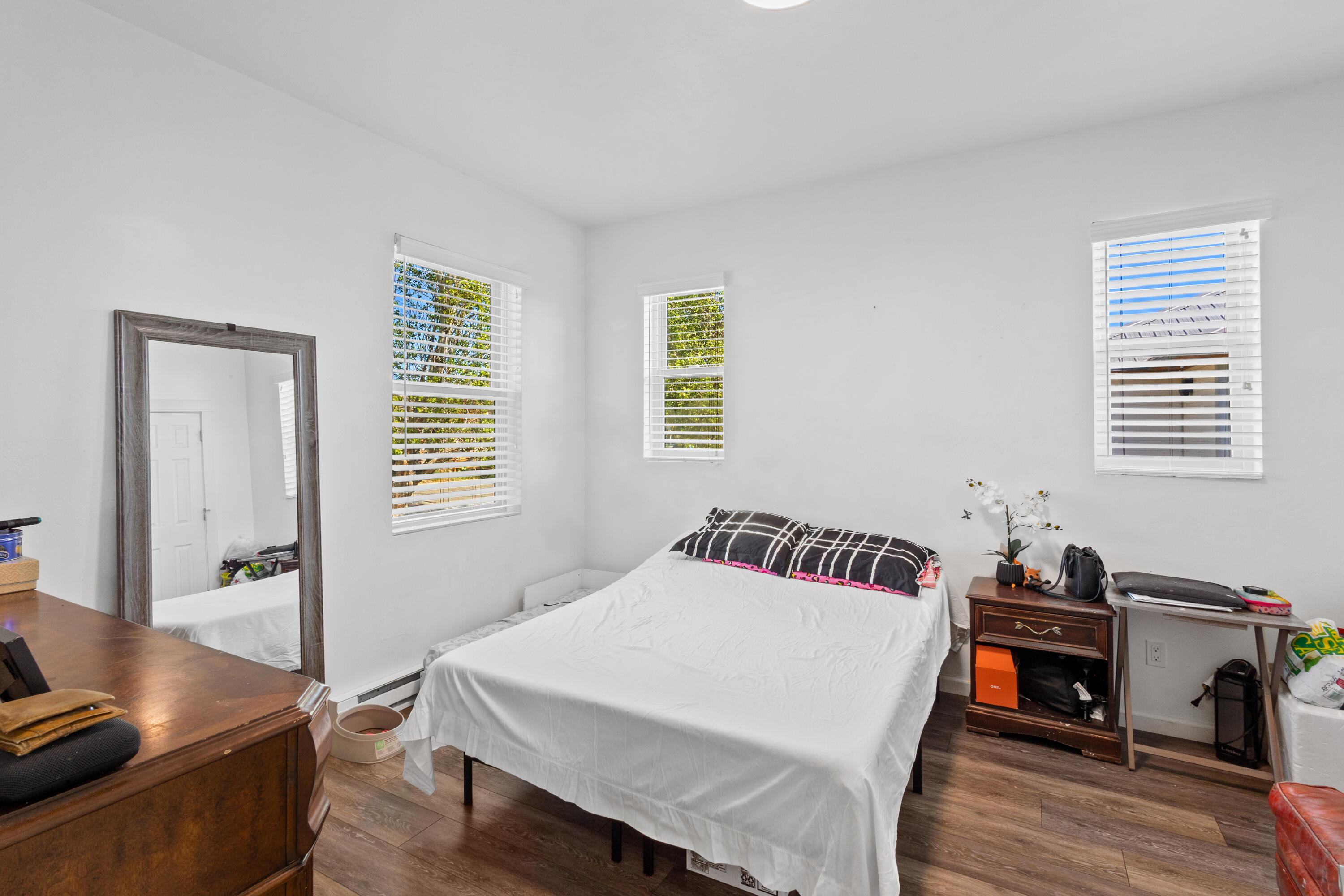1645 Pine Street Unit: 1647