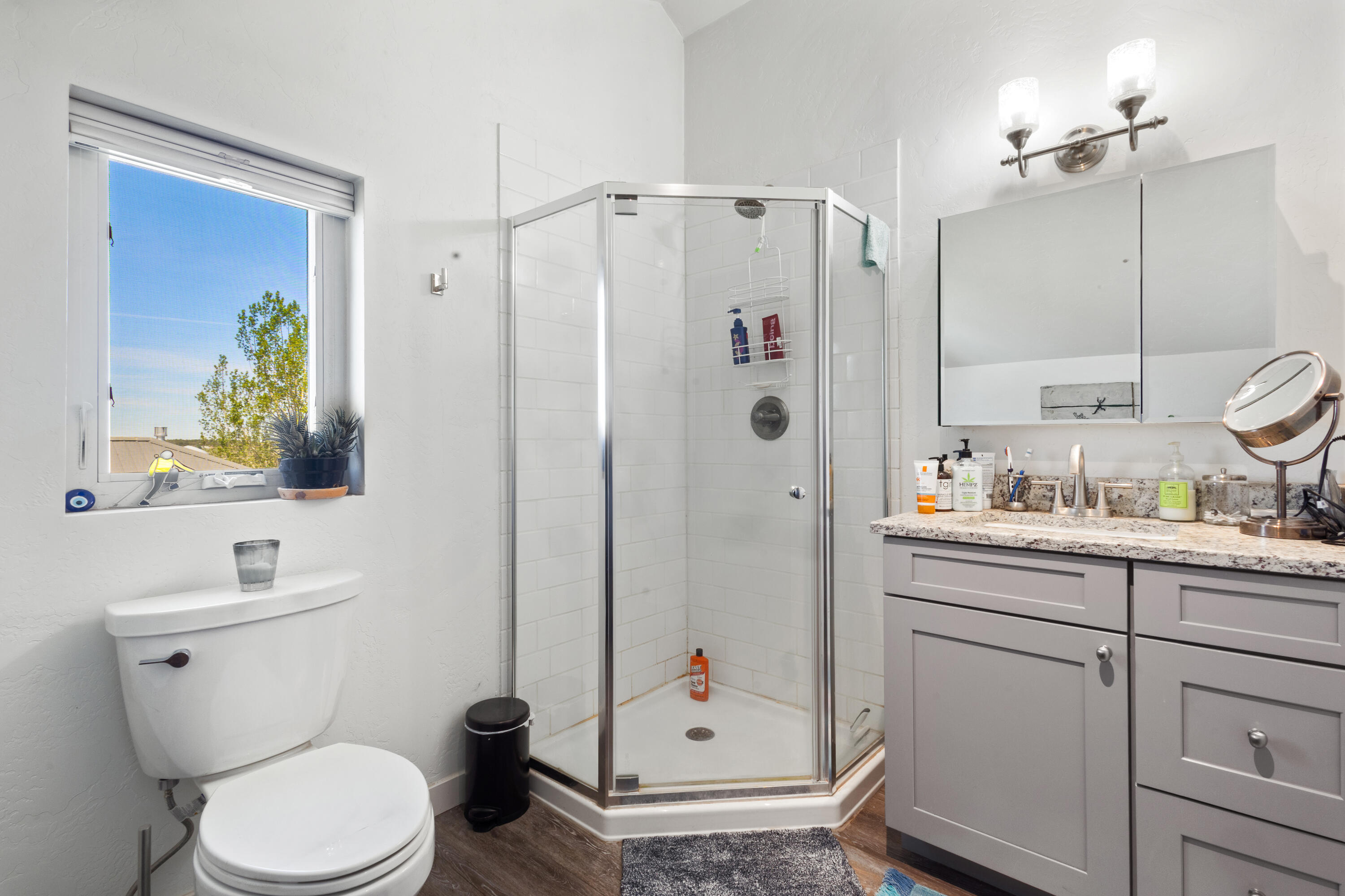 1645 Pine Street Unit: 1647