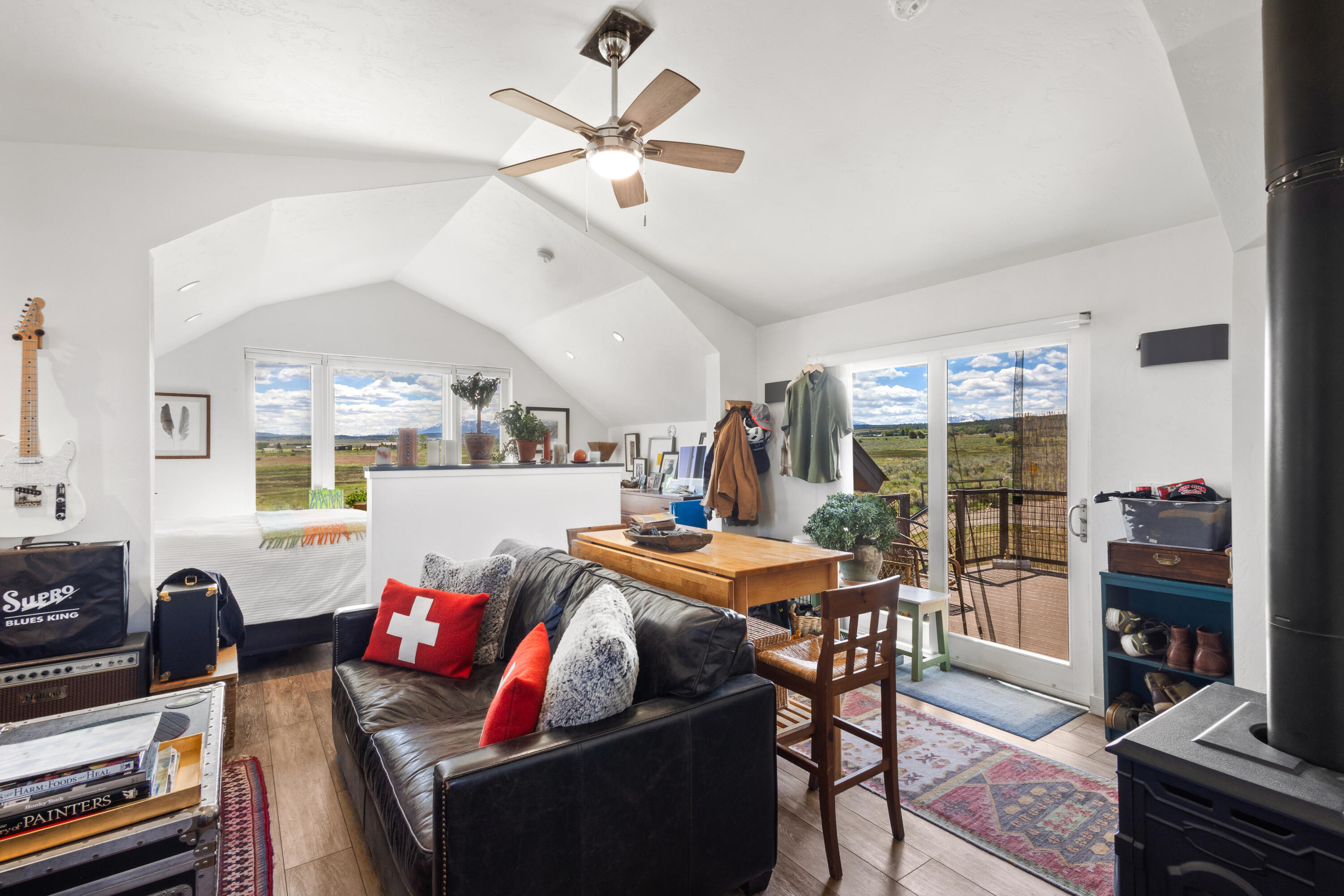 1645 Pine Street Unit: 1647