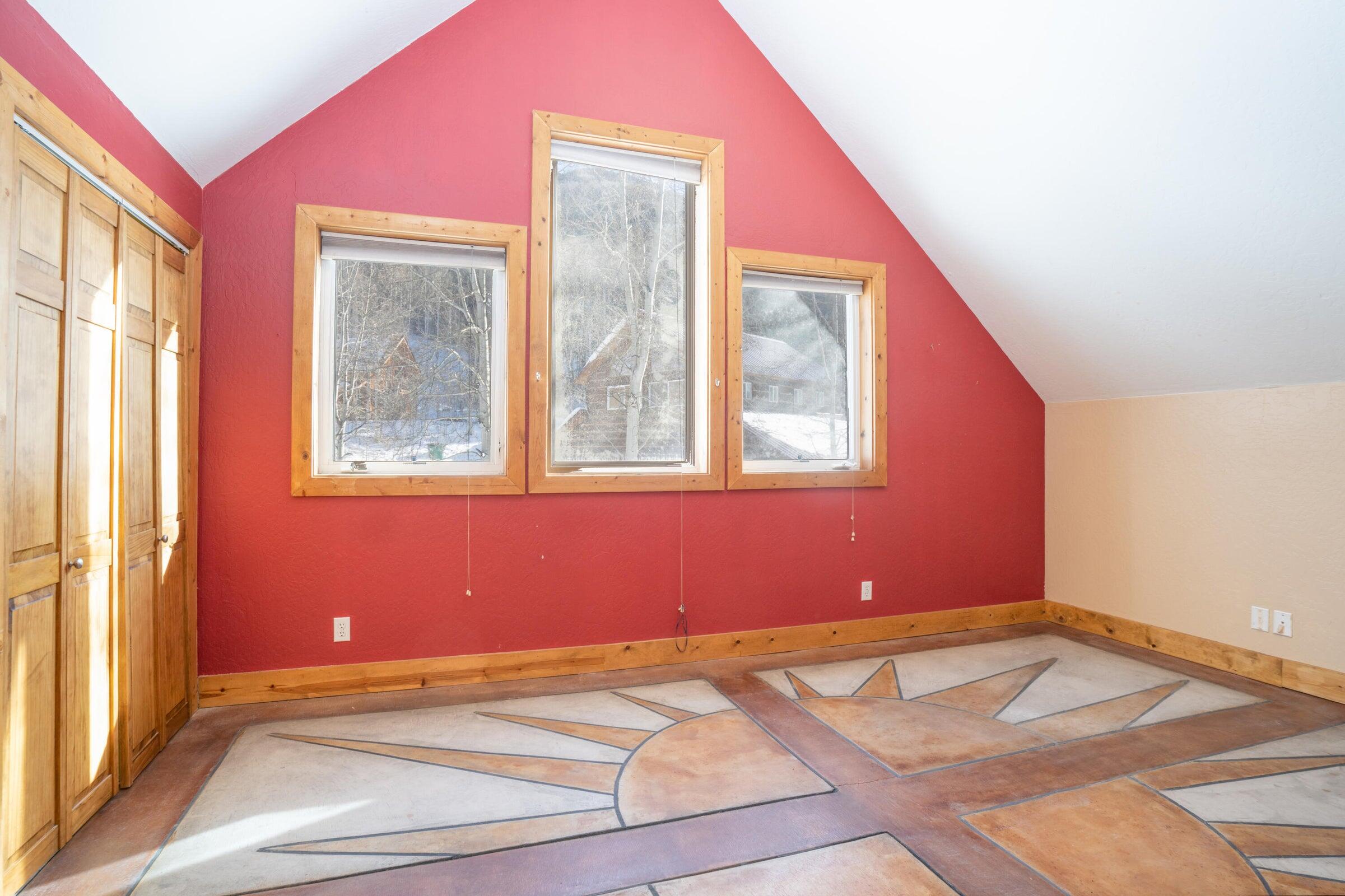 454 Silverglance Way