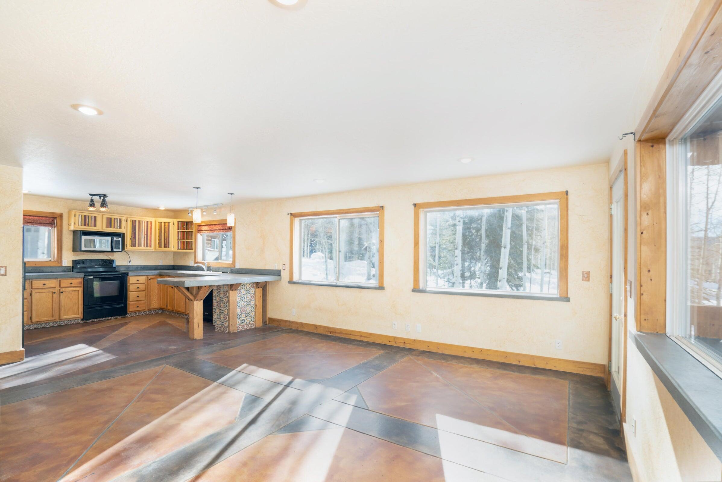 454 Silverglance Way