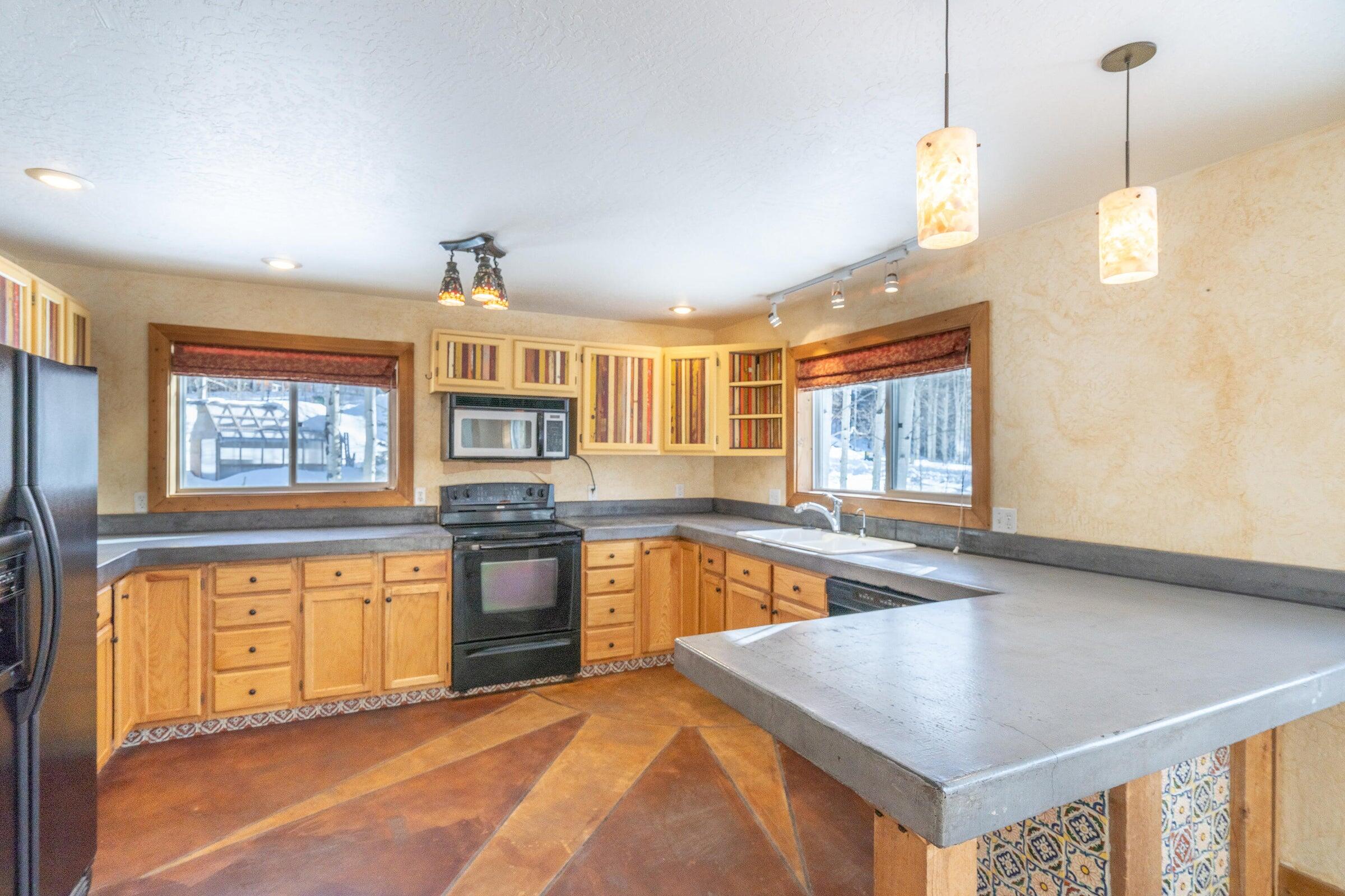 454 Silverglance Way