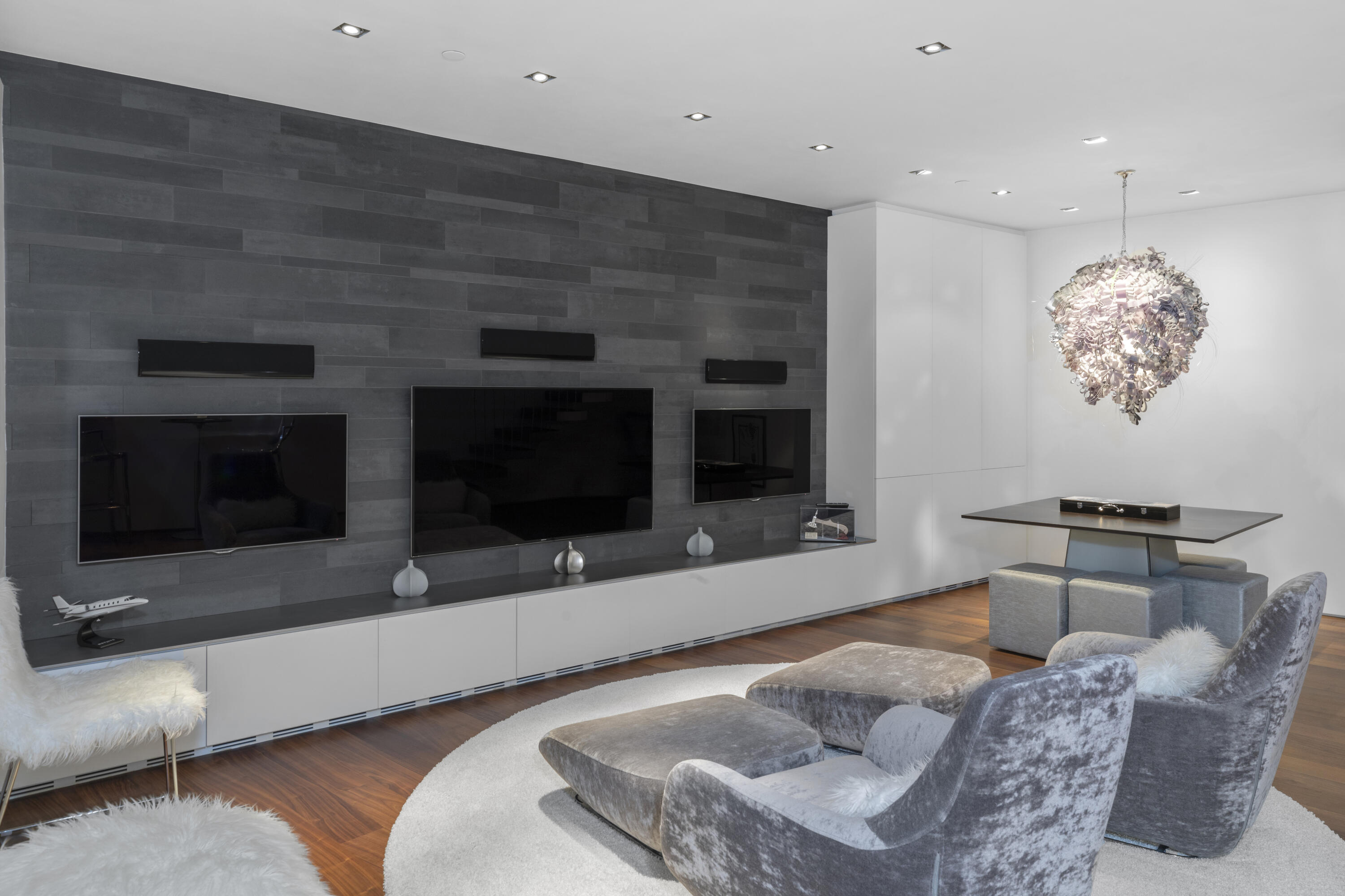 851 Wilson Way