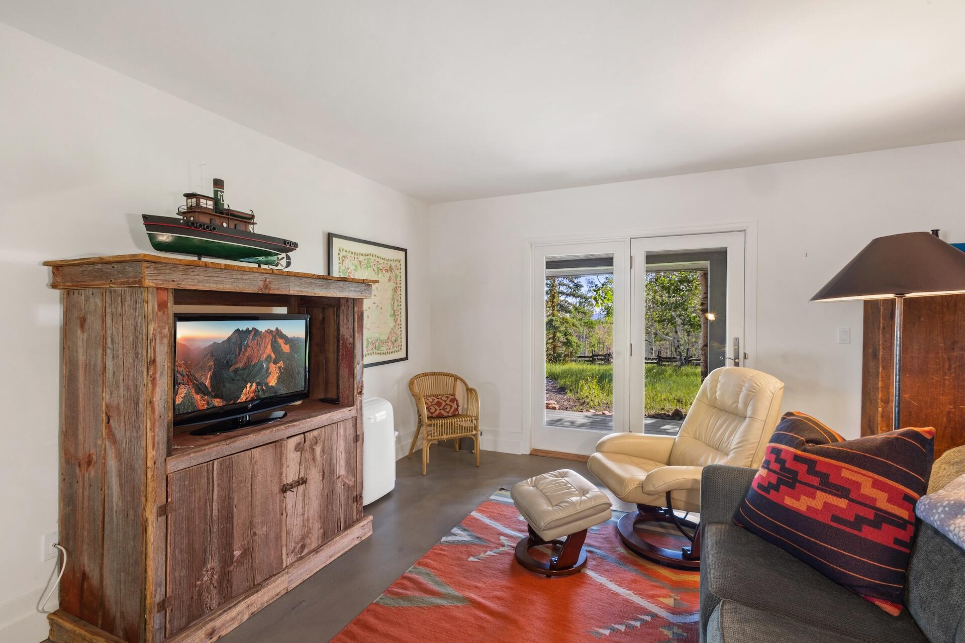 3289 Laughing Dog Road