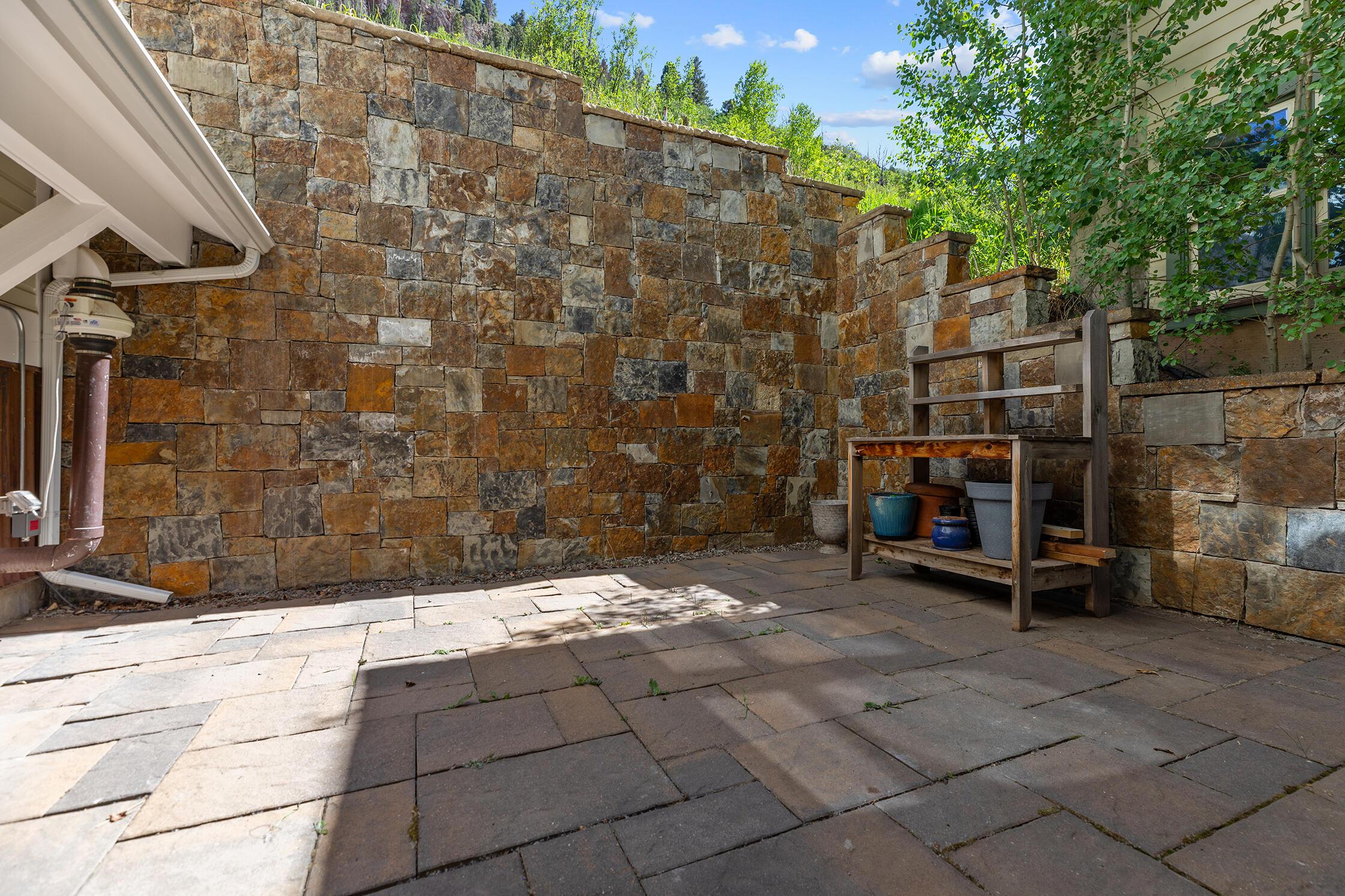 937 Primrose Lane