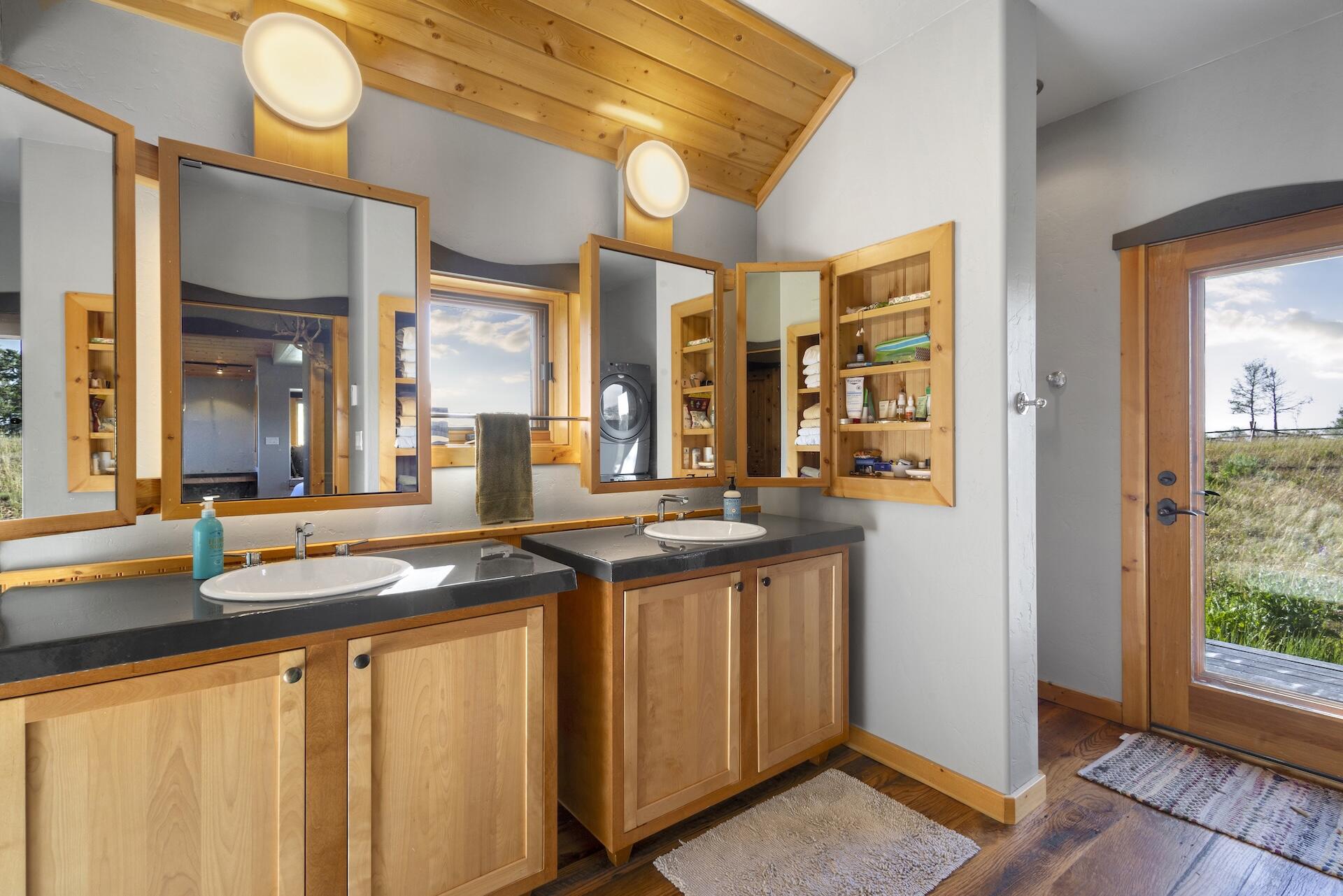 8076 County Road M44