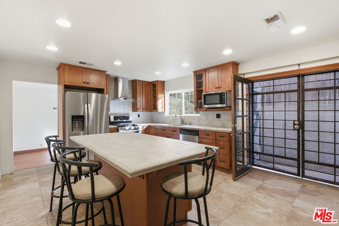 4345 Canoga Ave