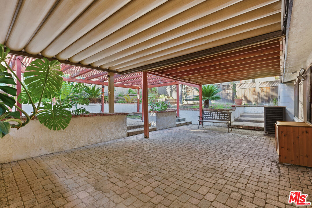 4345 Canoga Ave