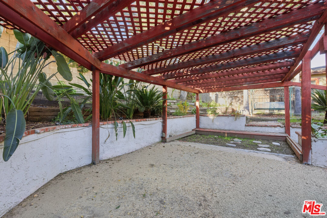 4345 Canoga Ave