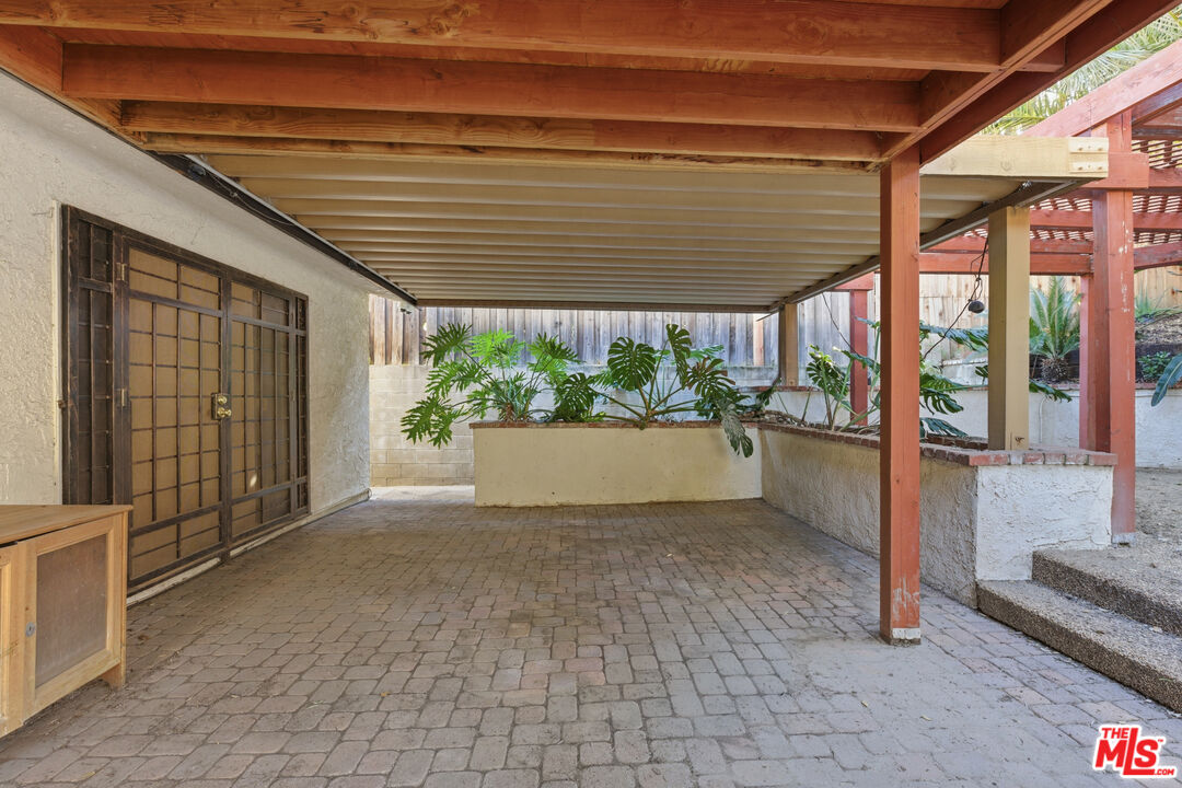 4345 Canoga Ave
