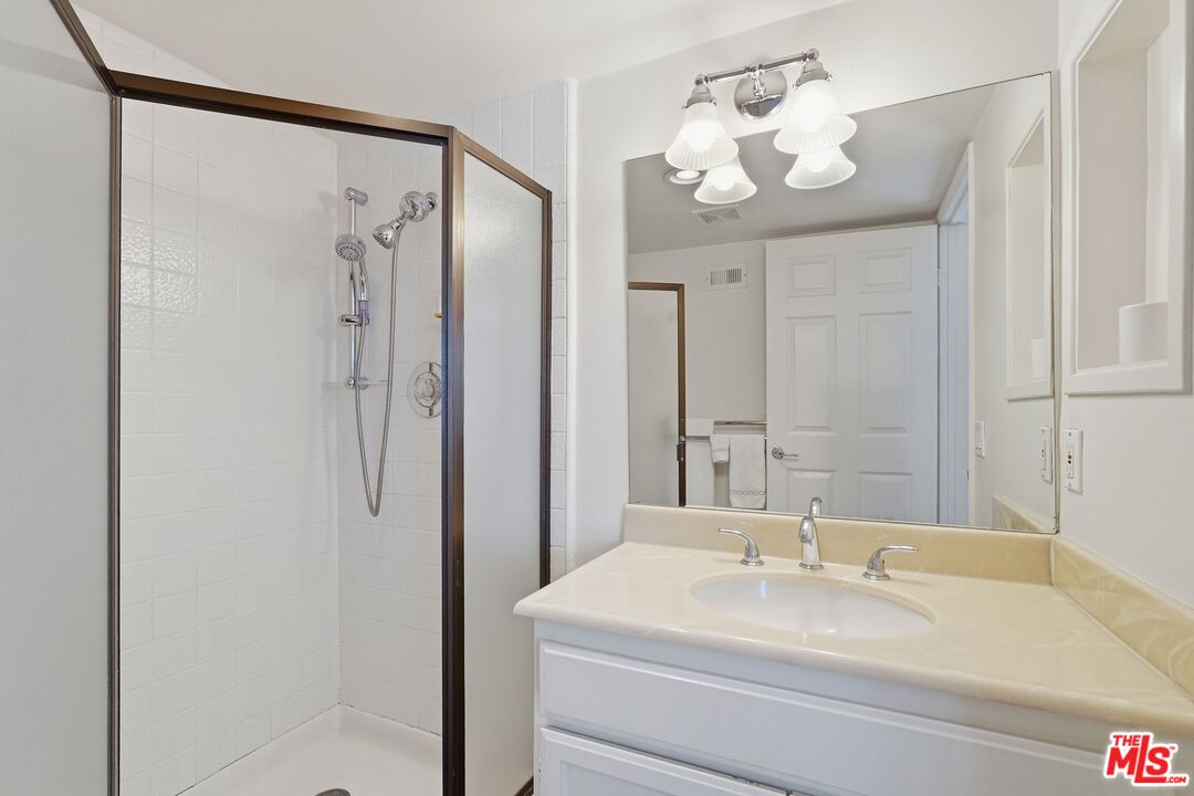 432 S Hamel Rd Unit: 303