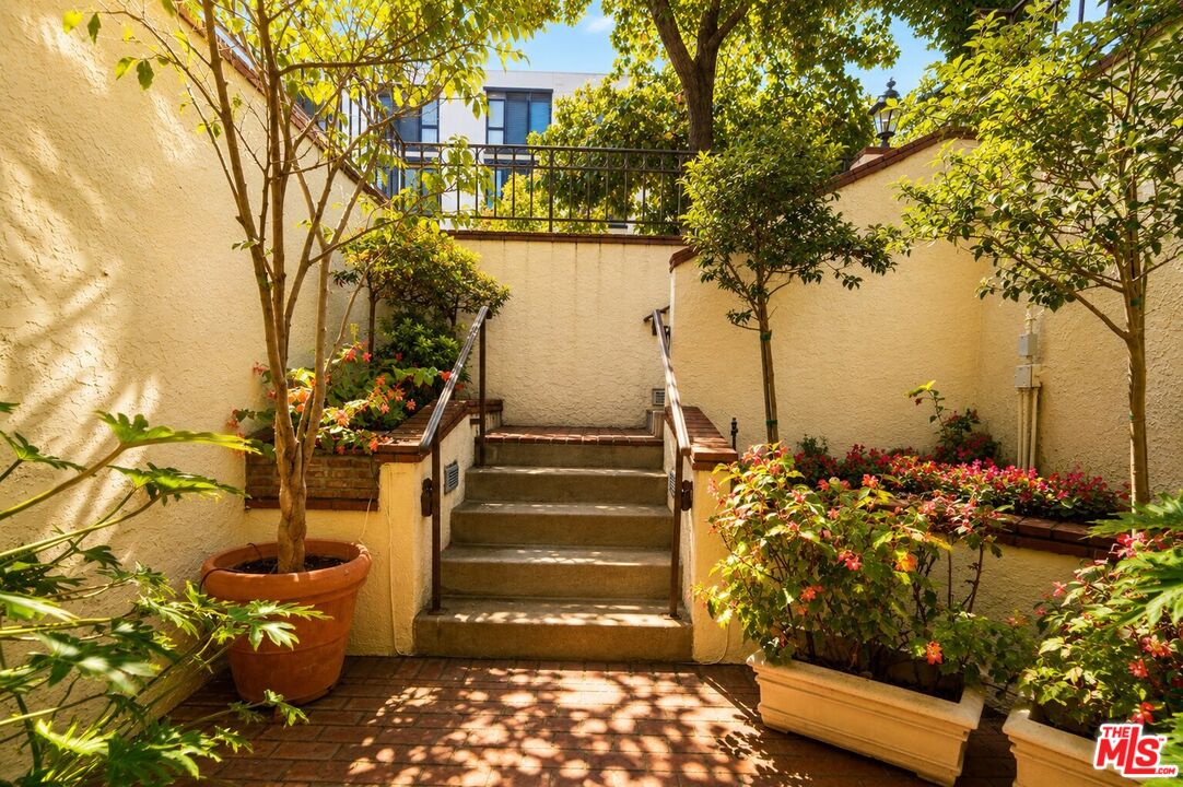 432 S Hamel Rd Unit: 303