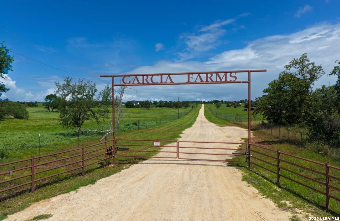 Gonzales County | 10+/- Acres