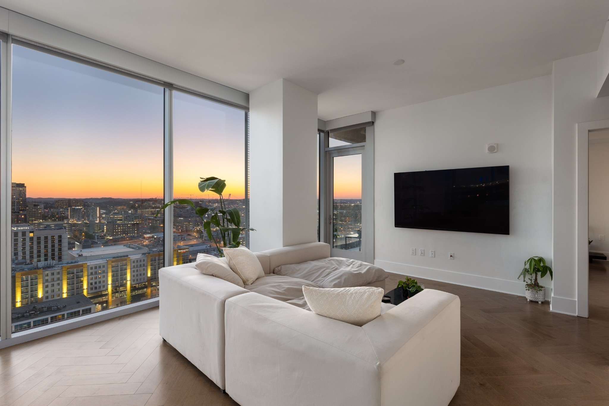 1616 West End Ave #1808