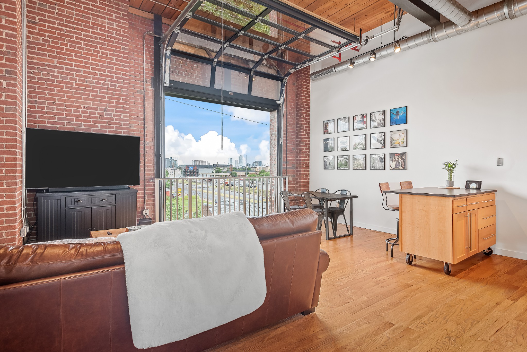 1350 Rosa L Parks Blvd #401