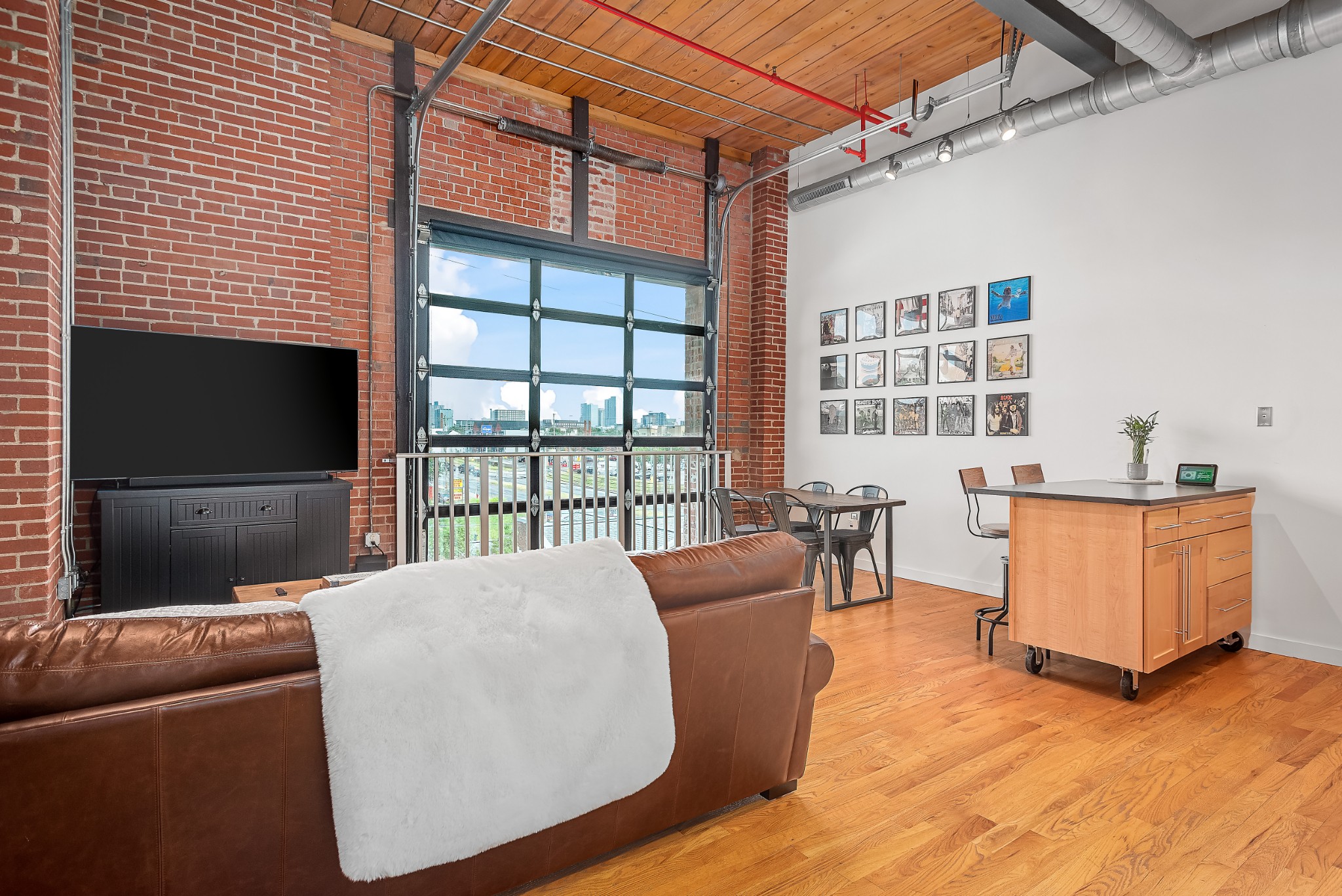 1350 Rosa L Parks Blvd #401