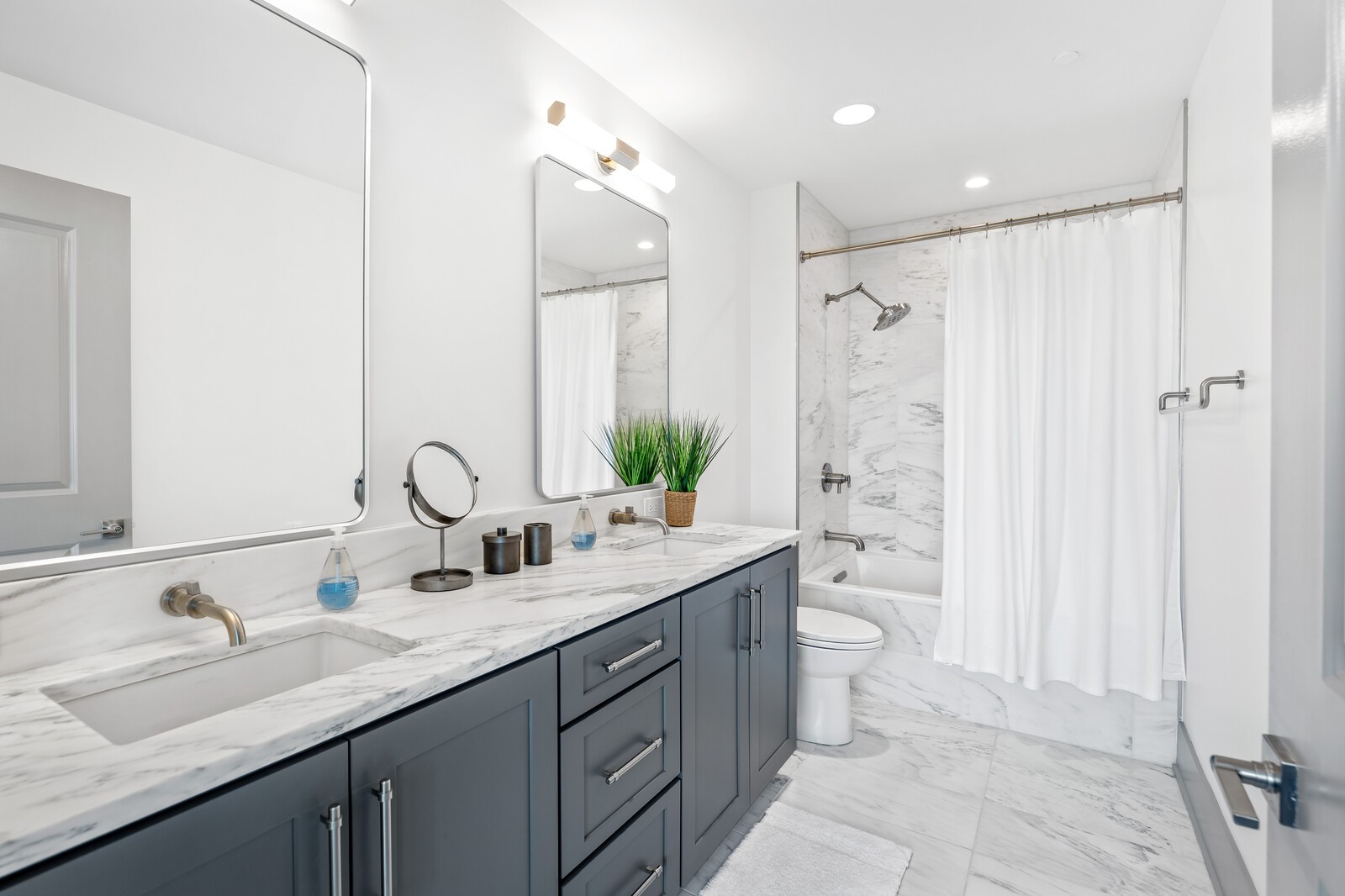 1616 West End Ave Unit: 2007