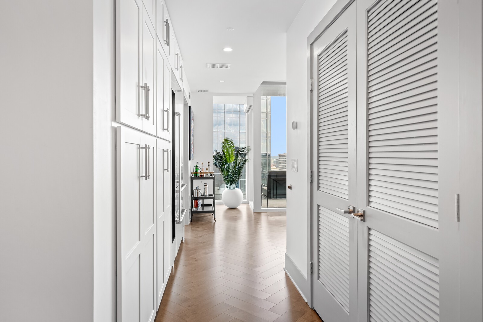 1616 West End Ave Unit: 2007