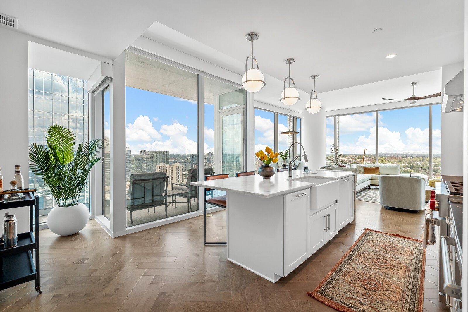 1616 West End Ave Unit: 2007