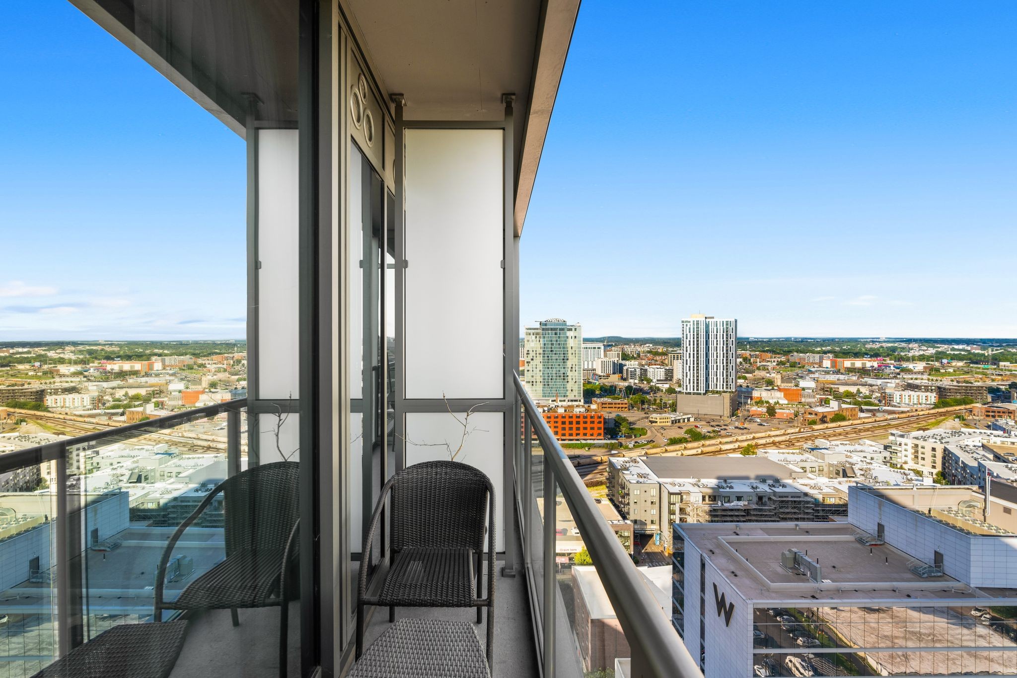 1212 Laurel St #2103