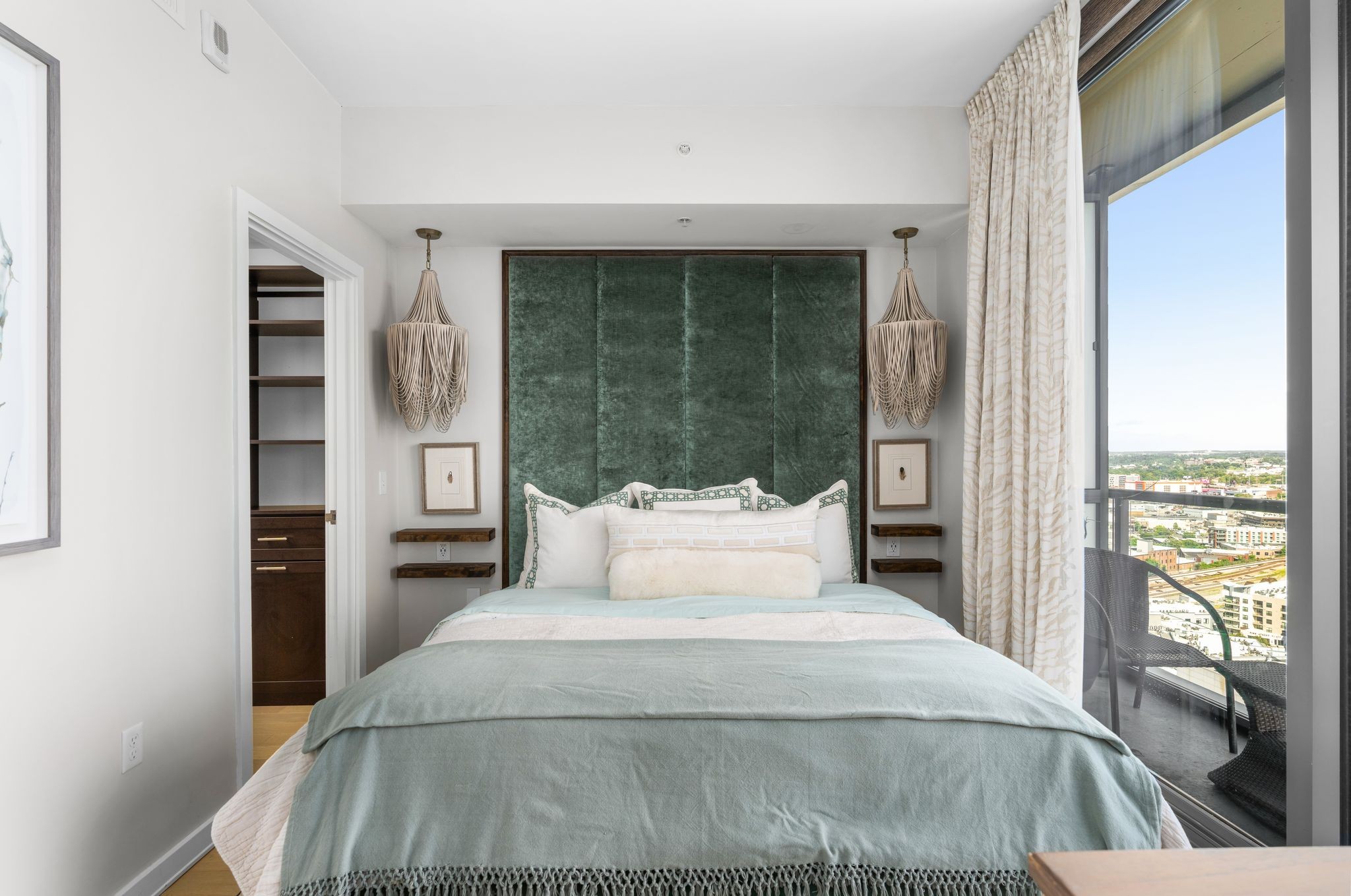 1212 Laurel St #2103