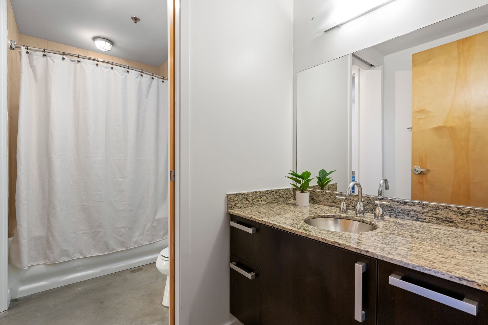 600 12th Ave S #1706