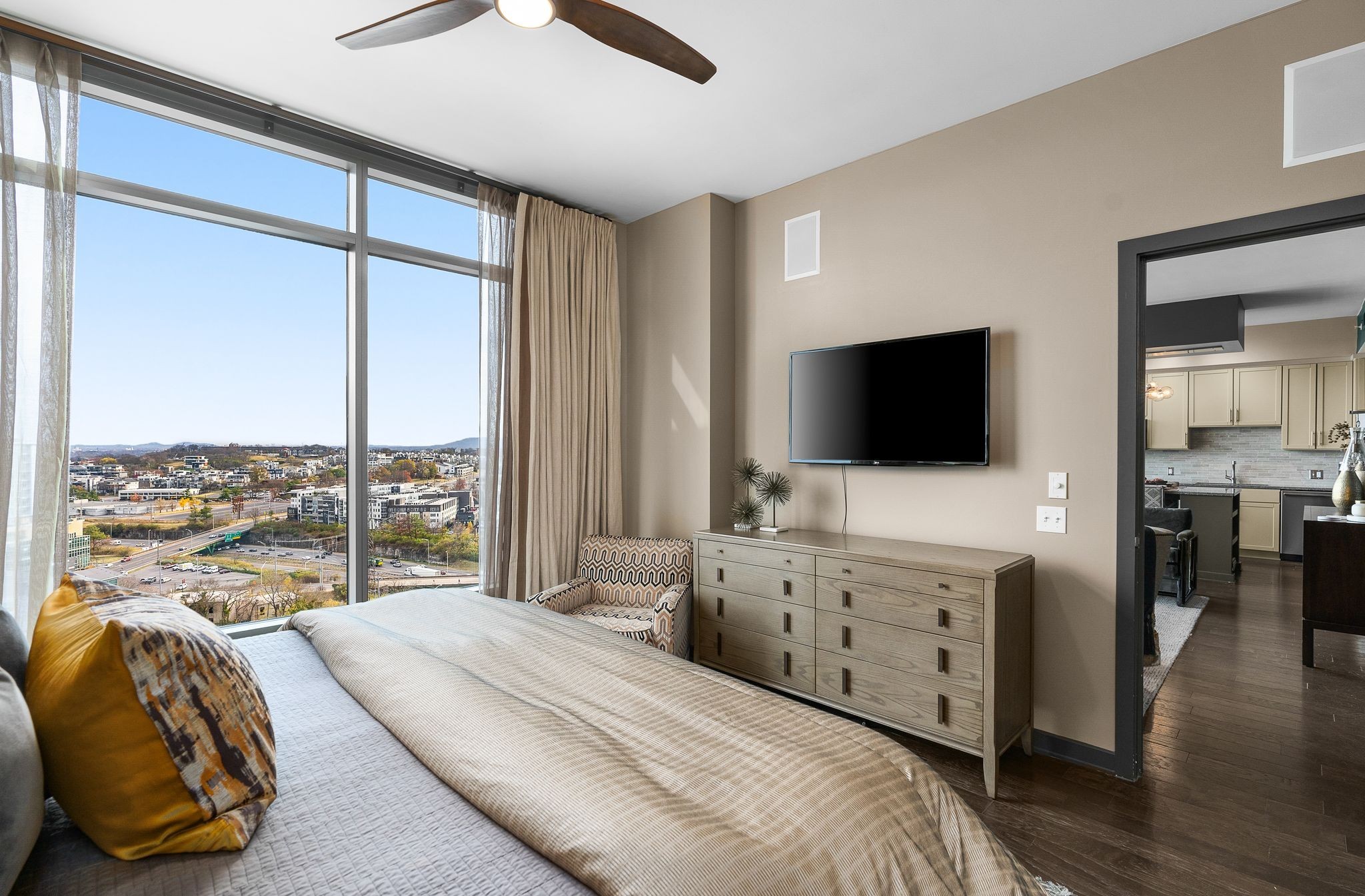 1212 Laurel St #1607