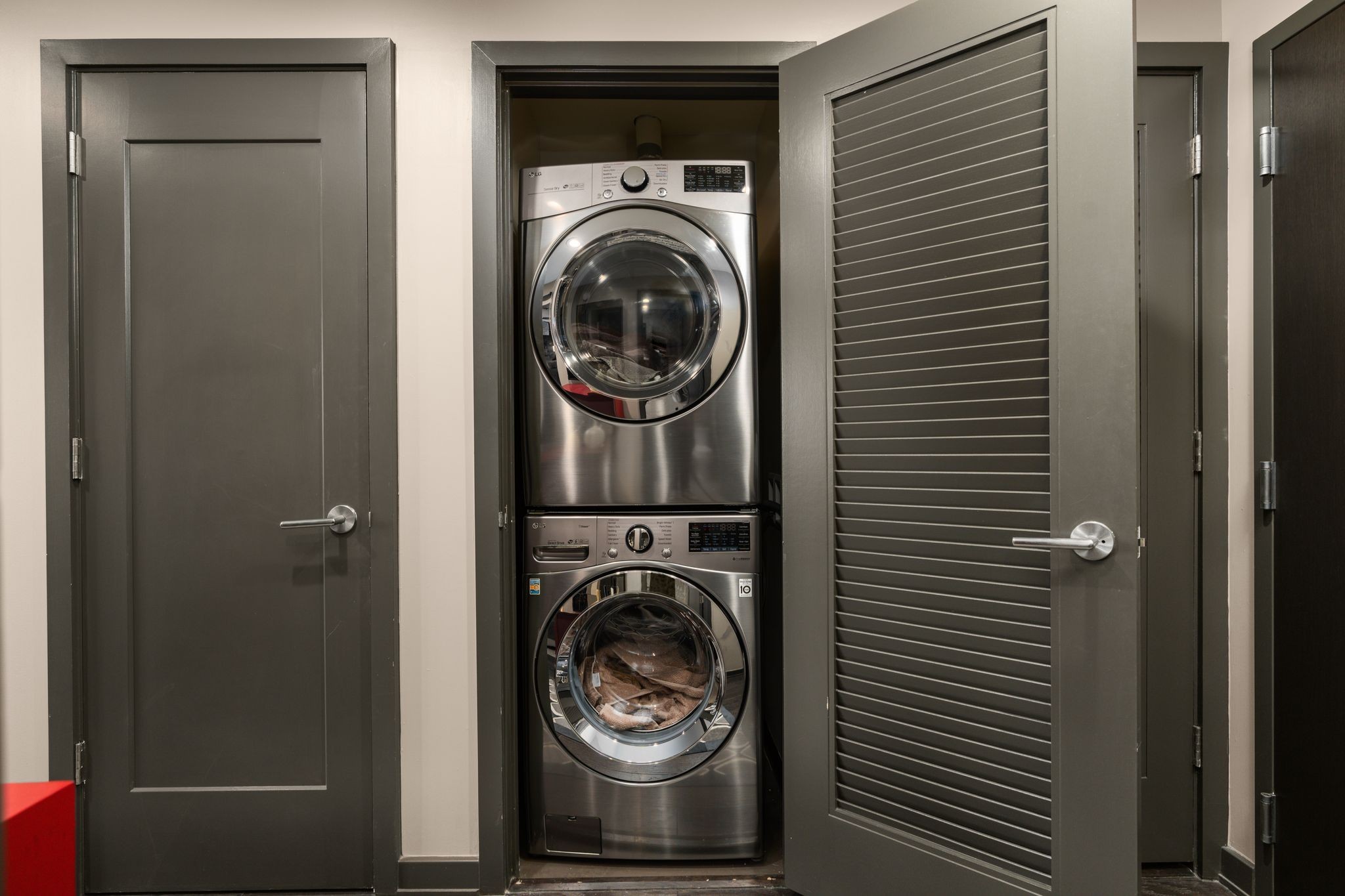 1212 Laurel St #1607