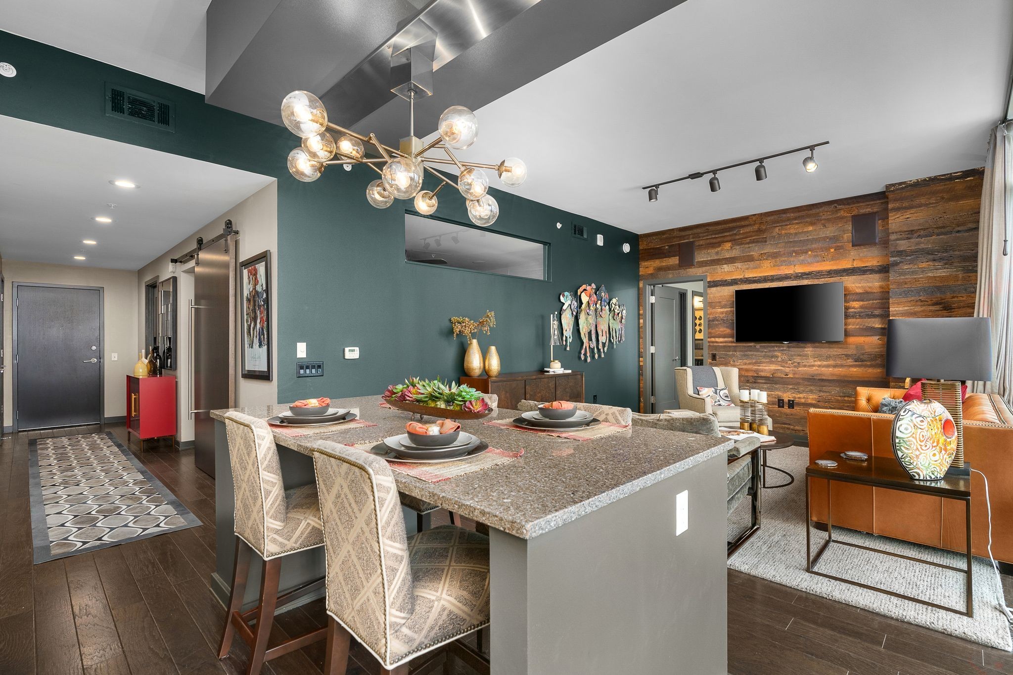 1212 Laurel St #1607