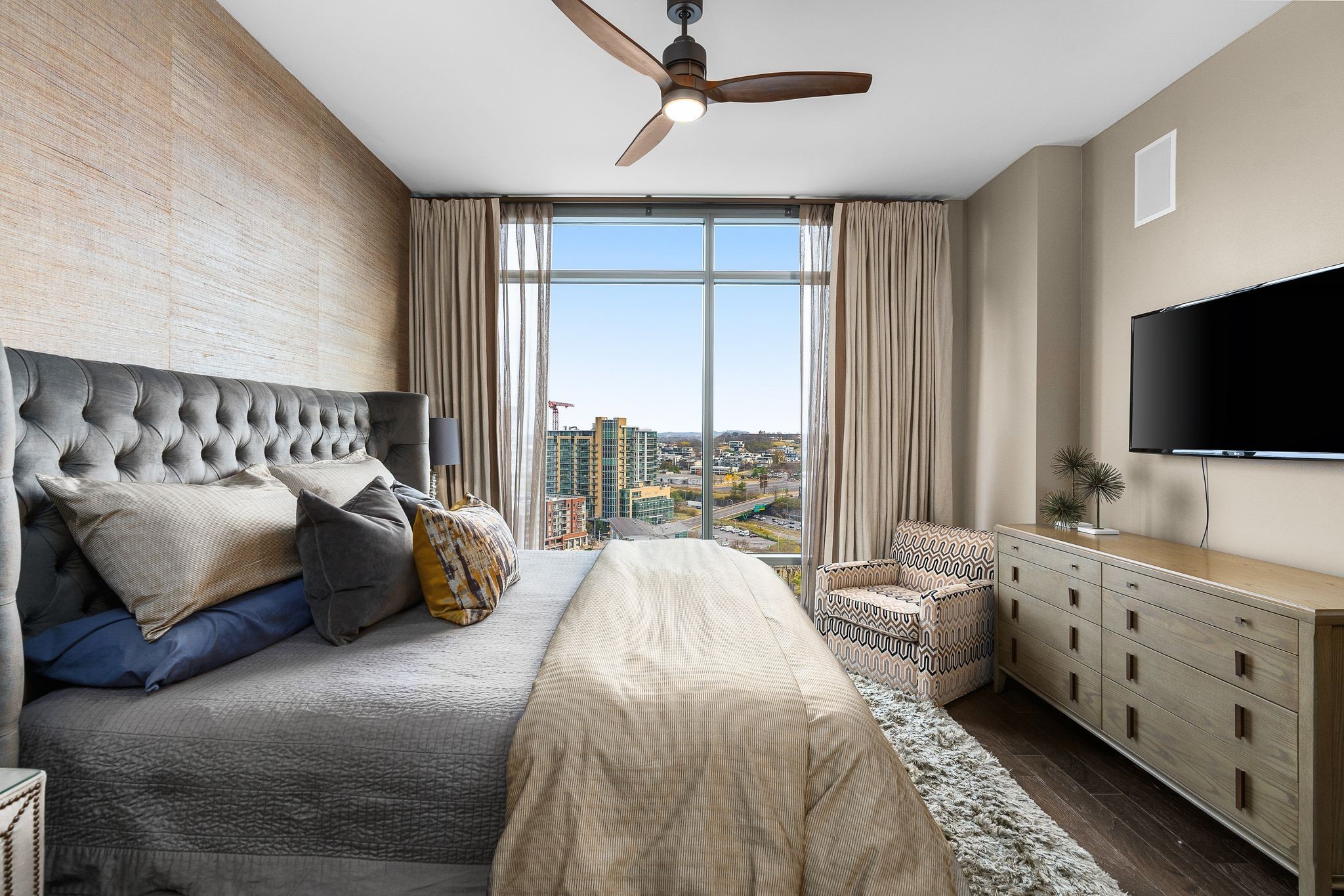 1212 Laurel St #1607