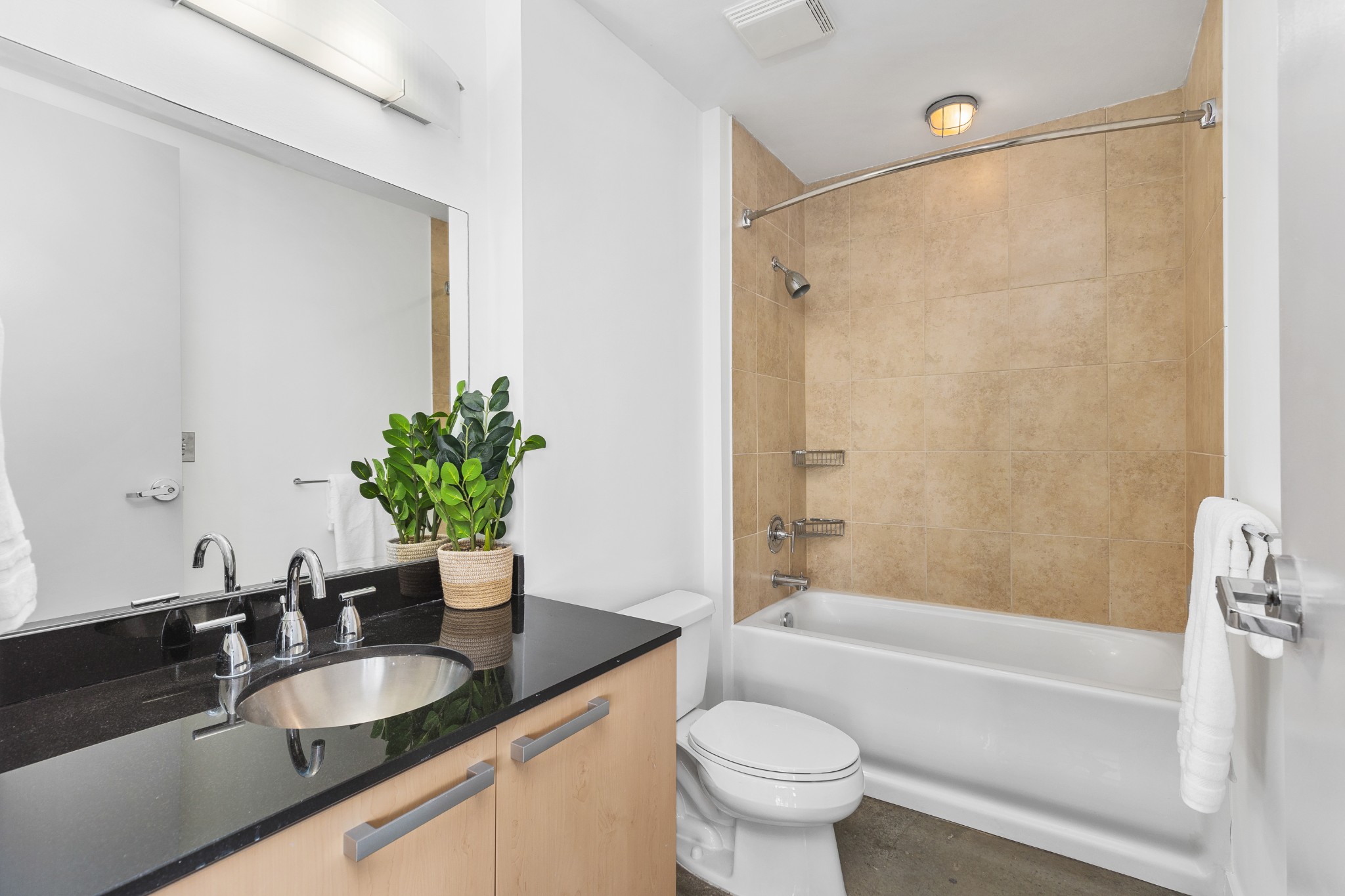 600 12th Ave S #1401