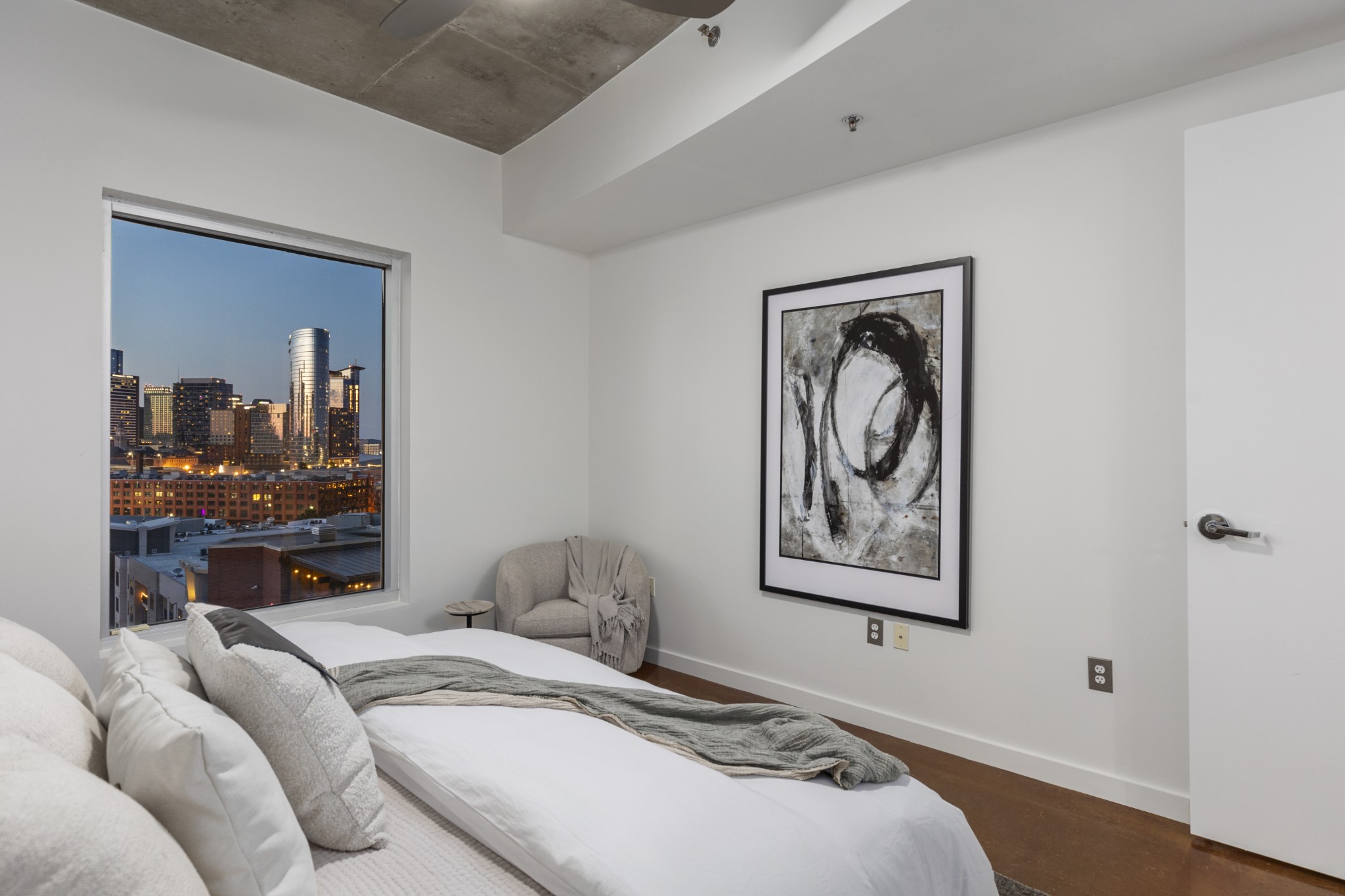 600 12th Ave, S Unit: 1203