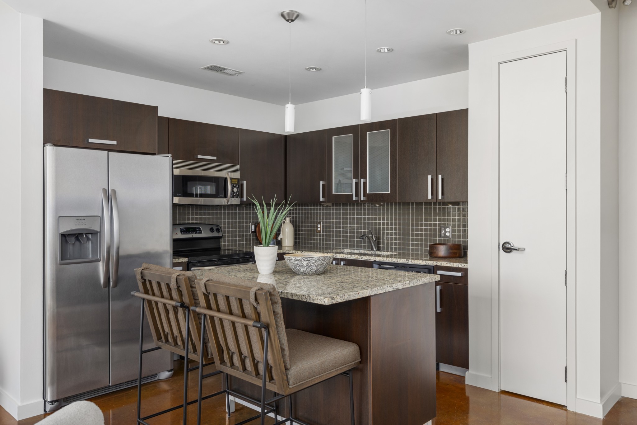 600 12th Ave, S Unit: 1203