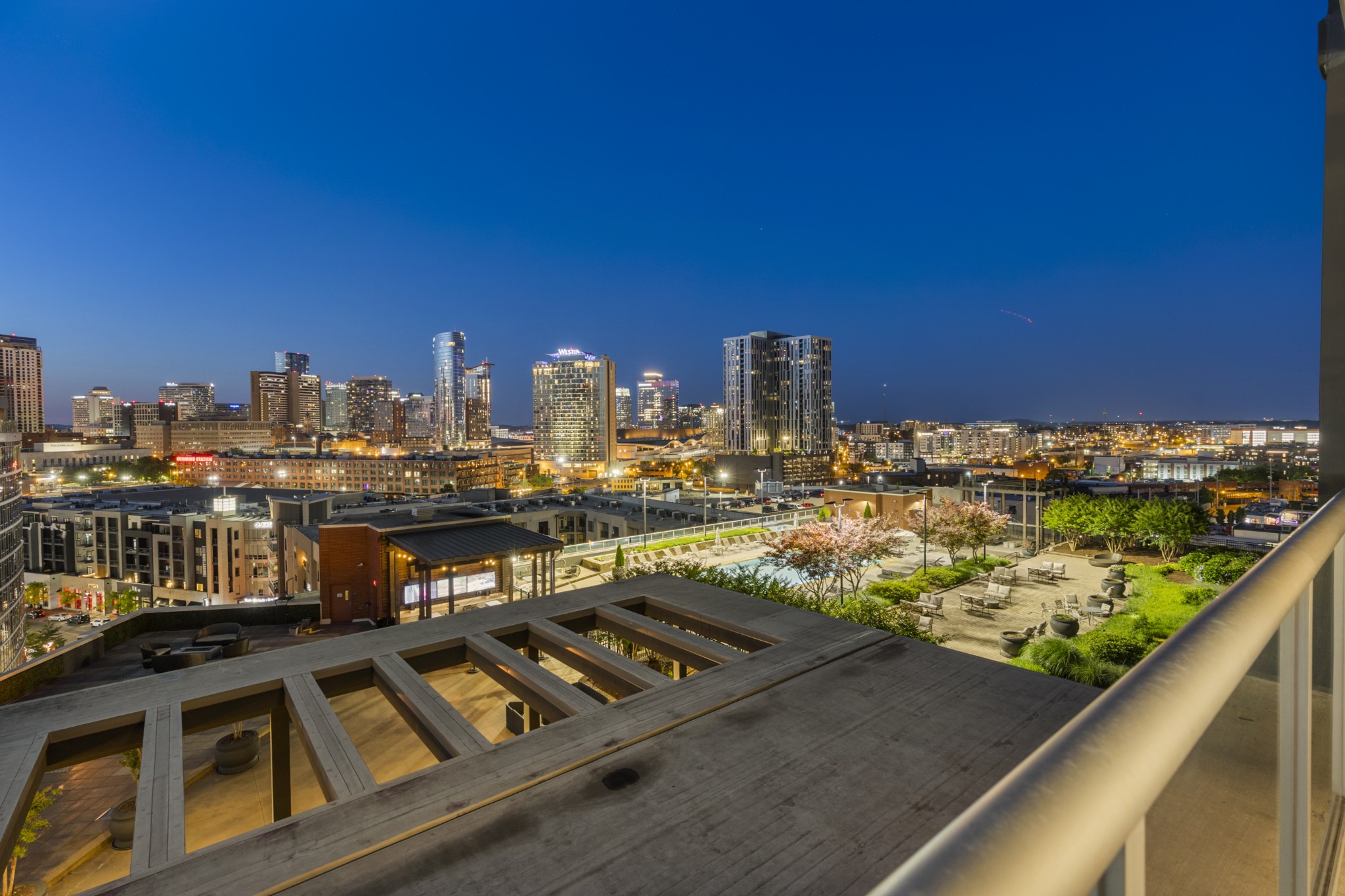 600 12th Ave, S Unit: 1203