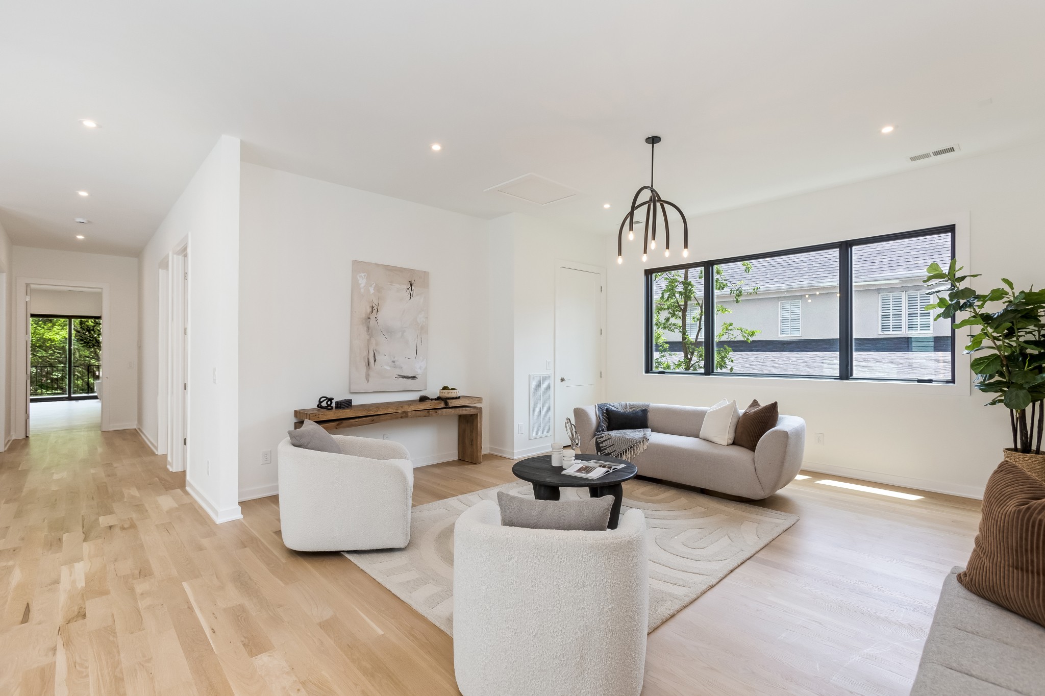 4502B Belmont Park Ter