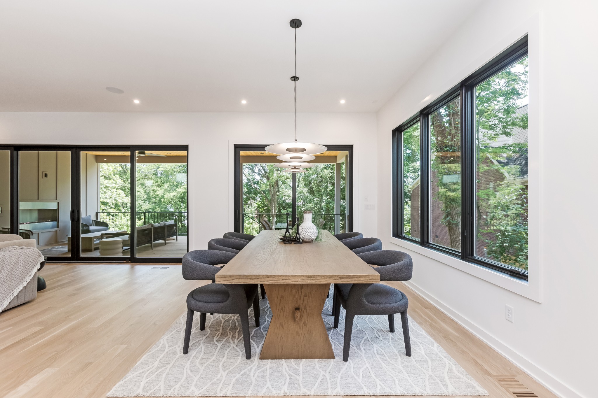 4502B Belmont Park Ter