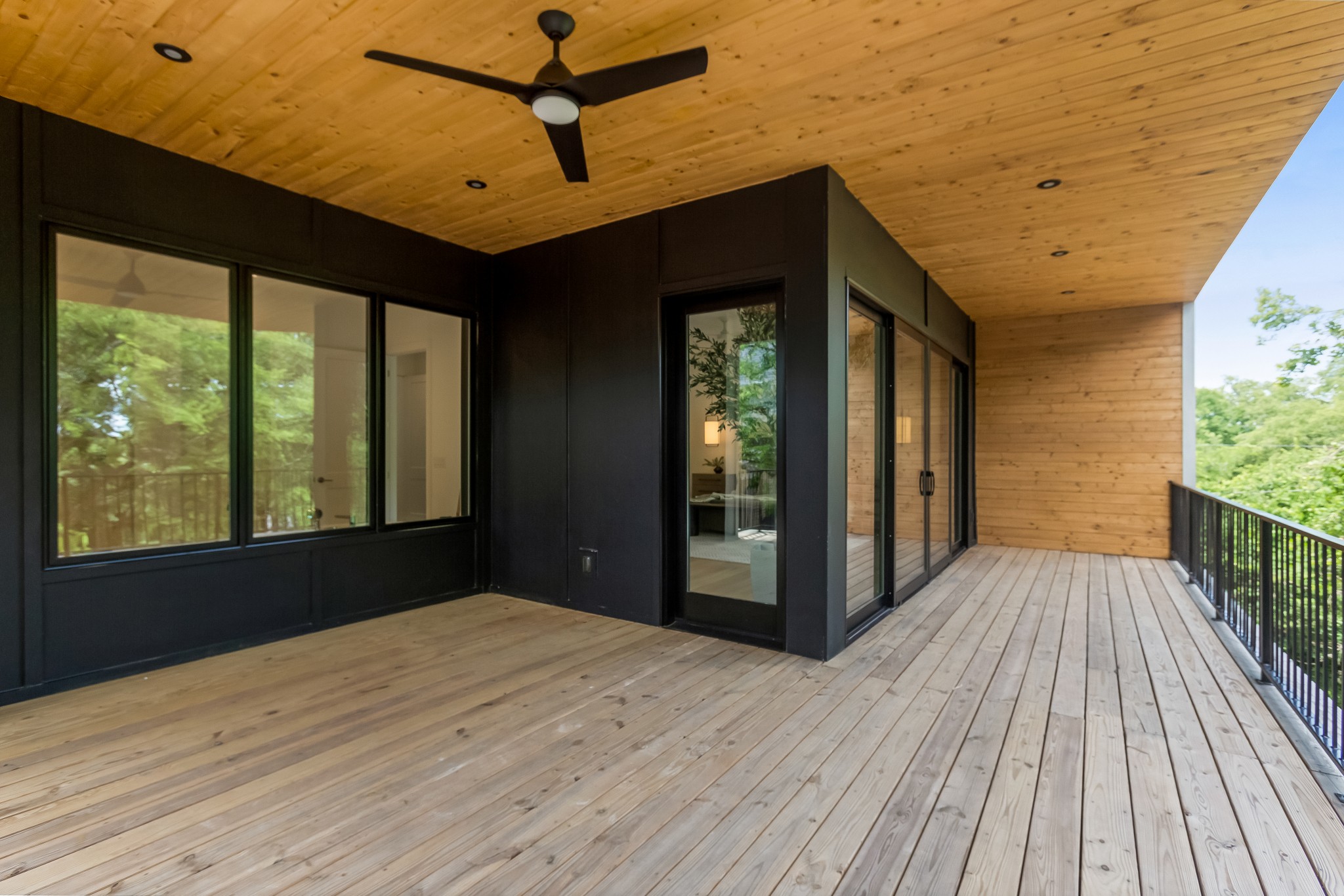 4502B Belmont Park Ter