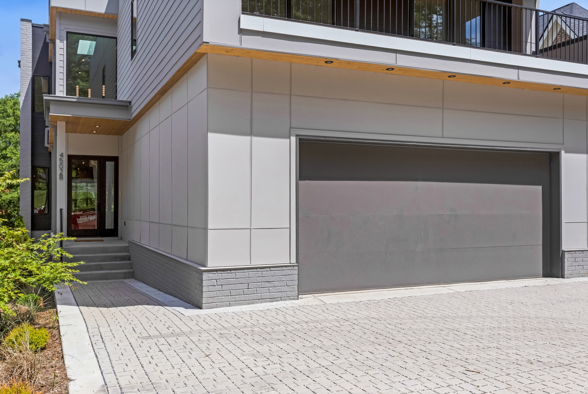 4502B Belmont Park Ter