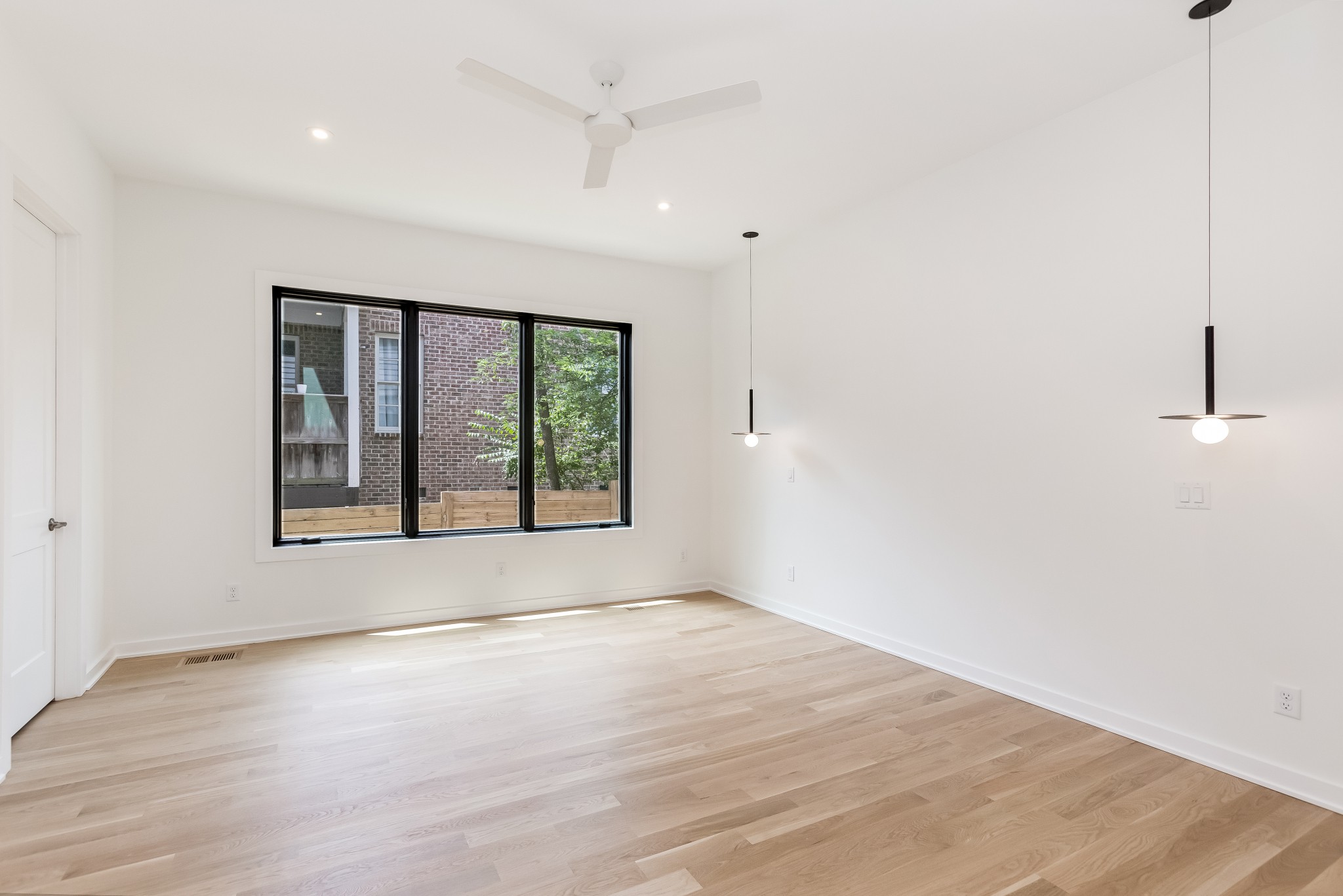 4502B Belmont Park Ter