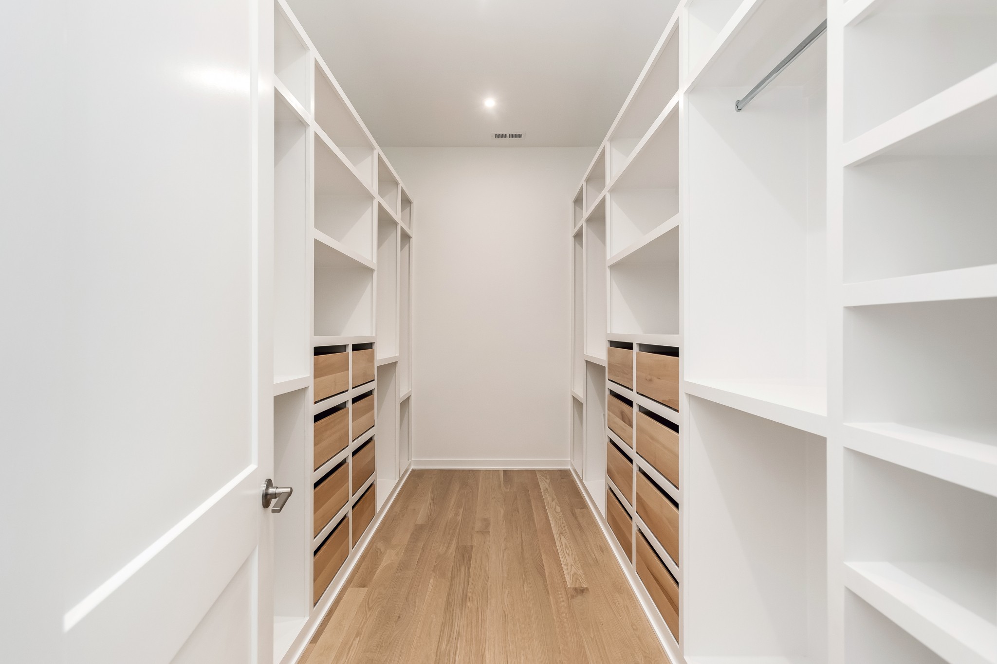 4502B Belmont Park Ter