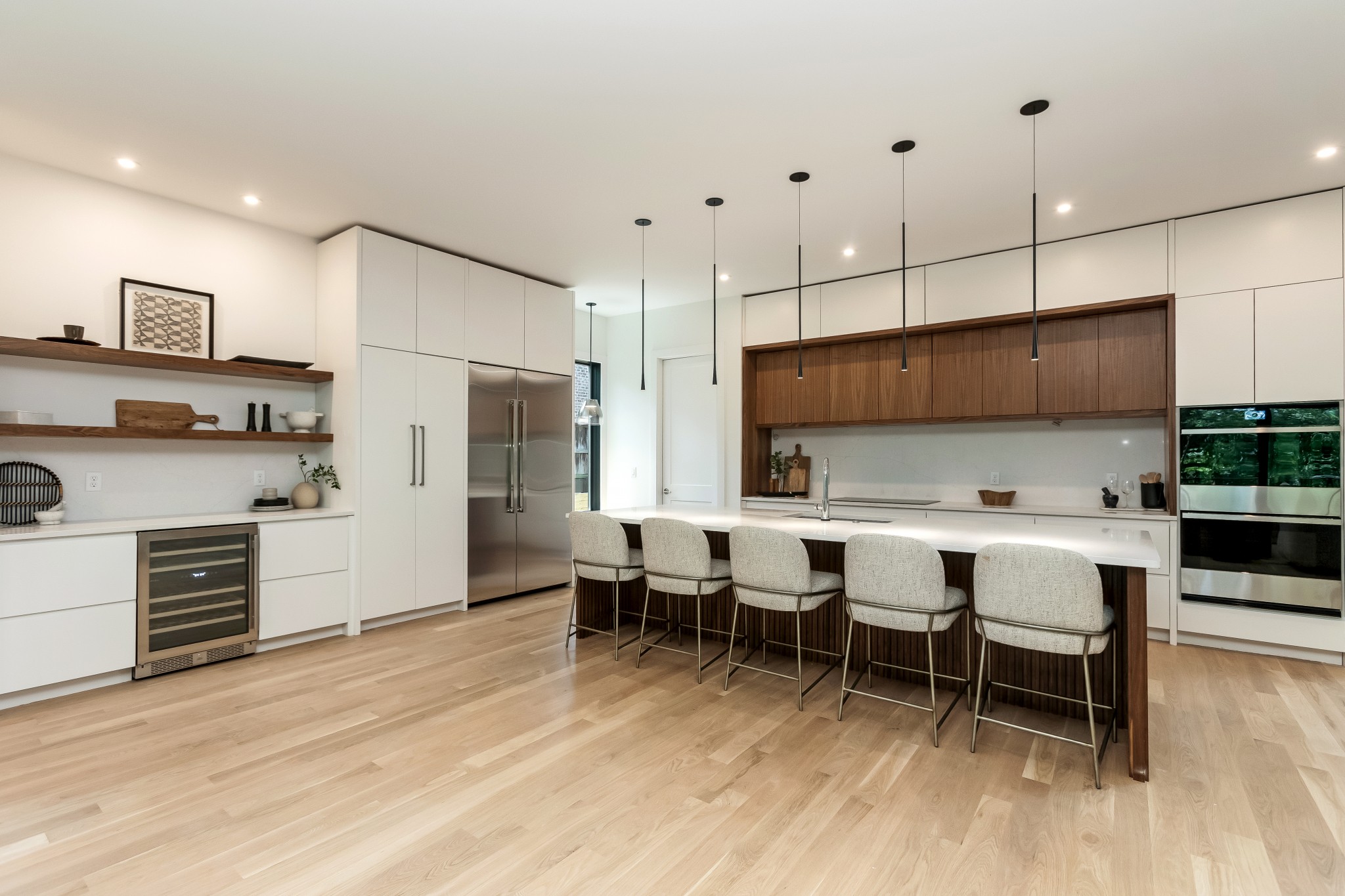 4502B Belmont Park Ter