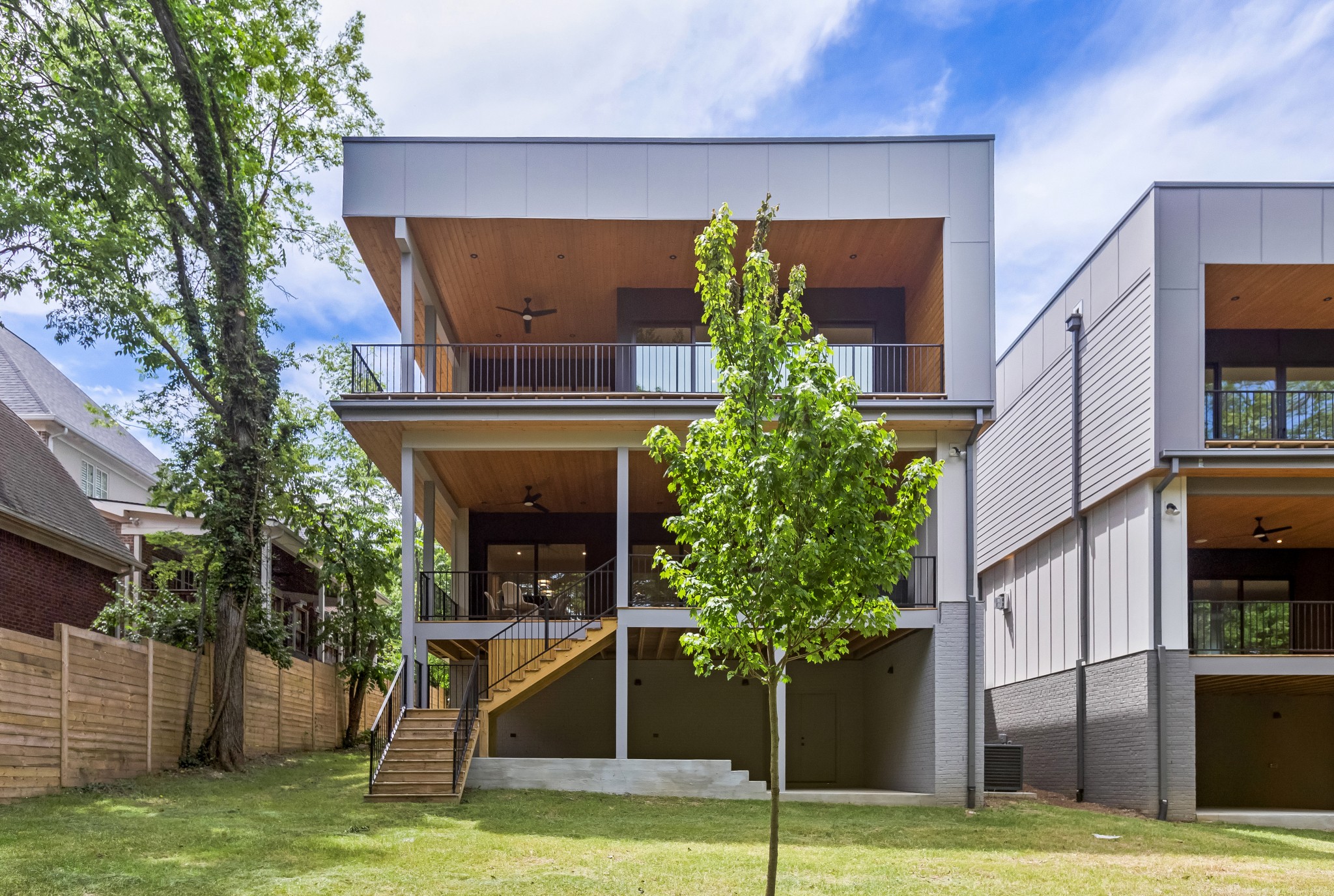 4502B Belmont Park Ter