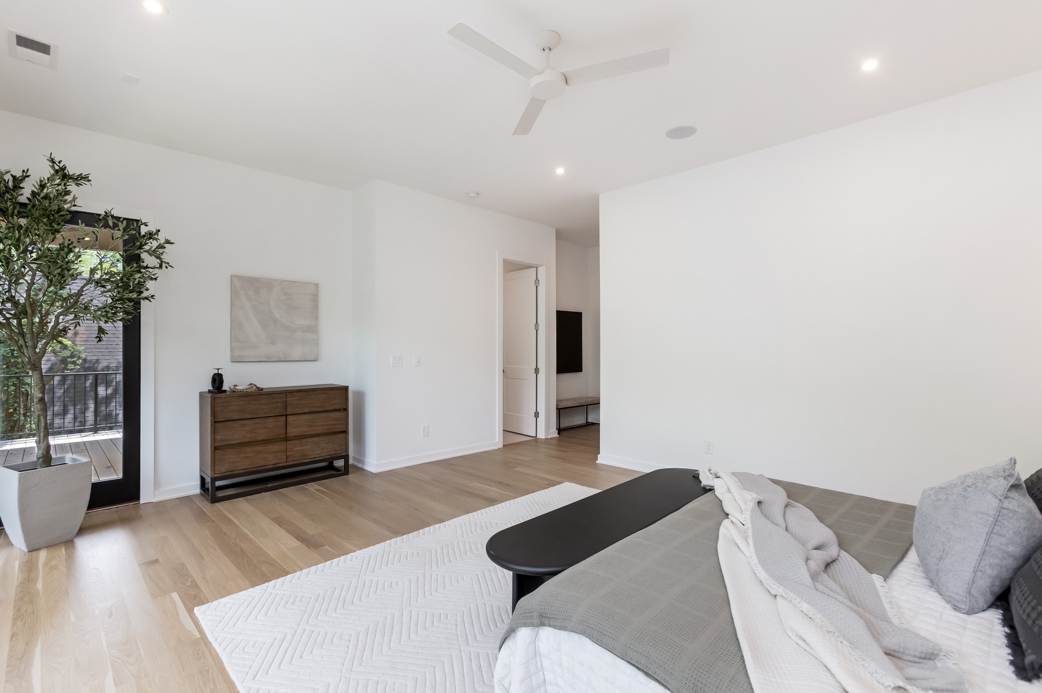 4502B Belmont Park Ter