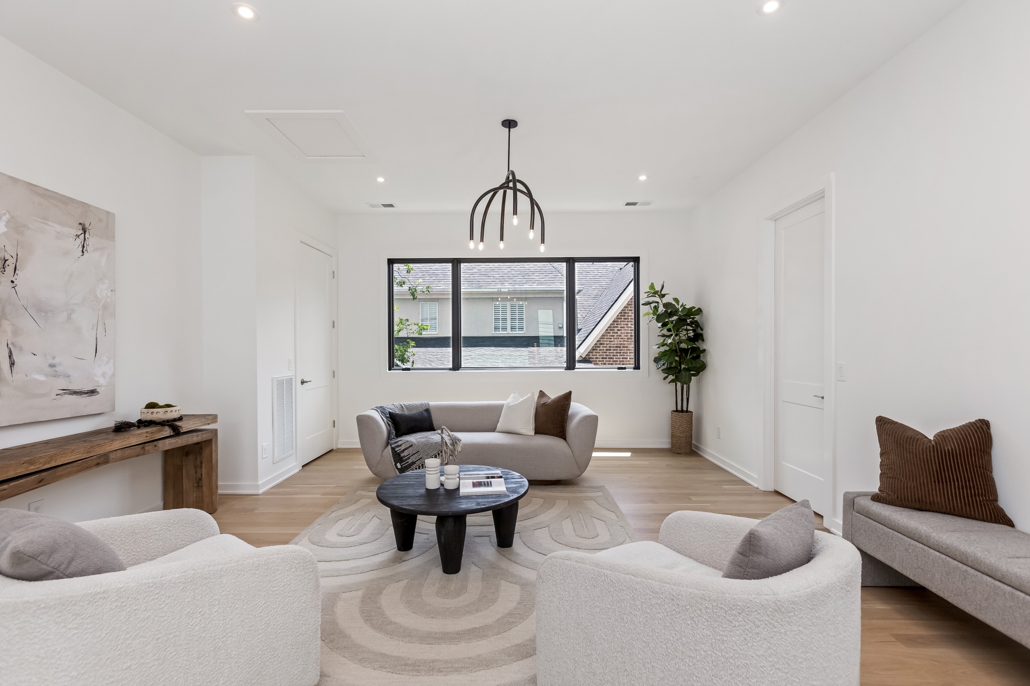 4502B Belmont Park Ter