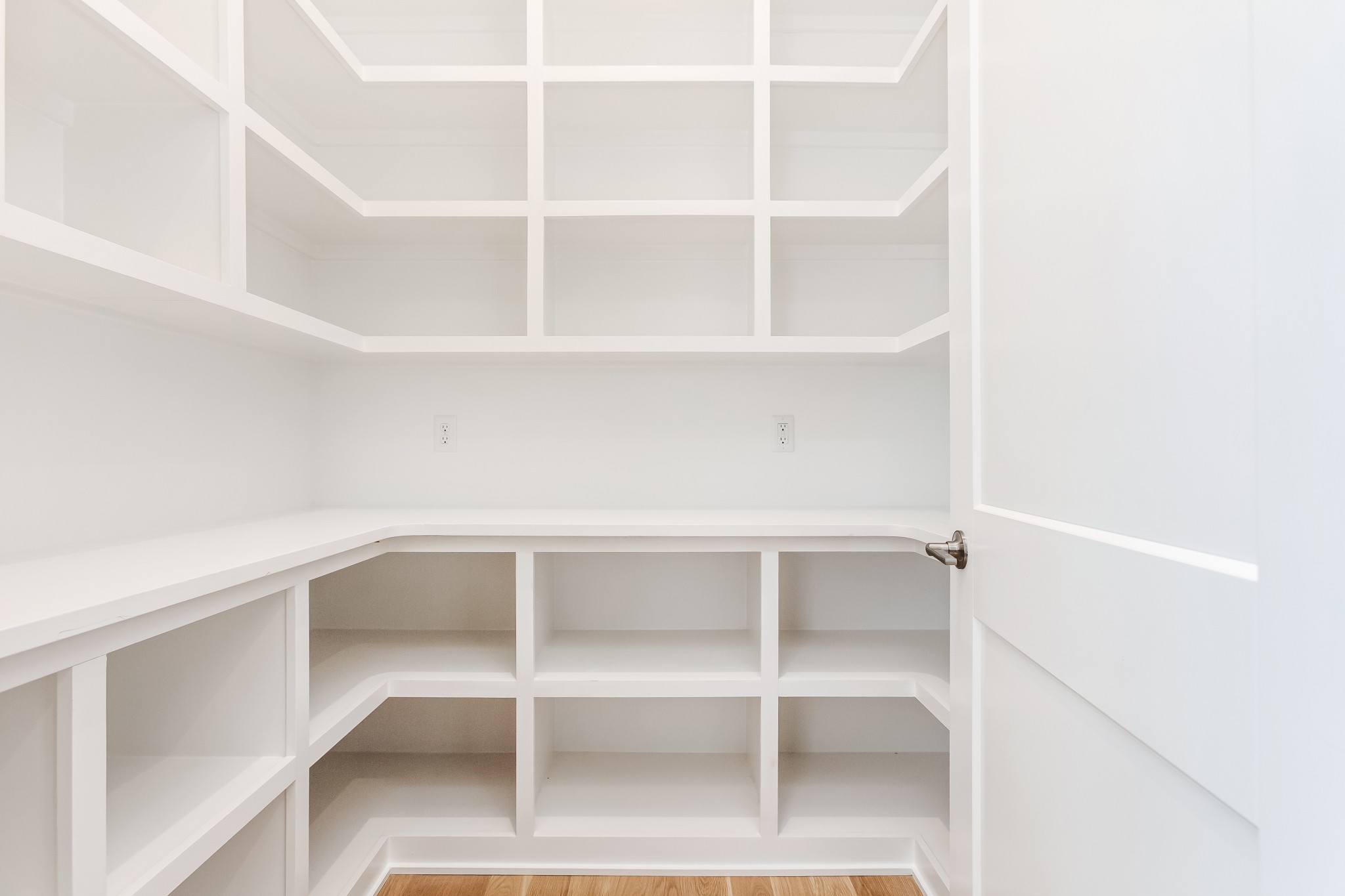 4502B Belmont Park Ter