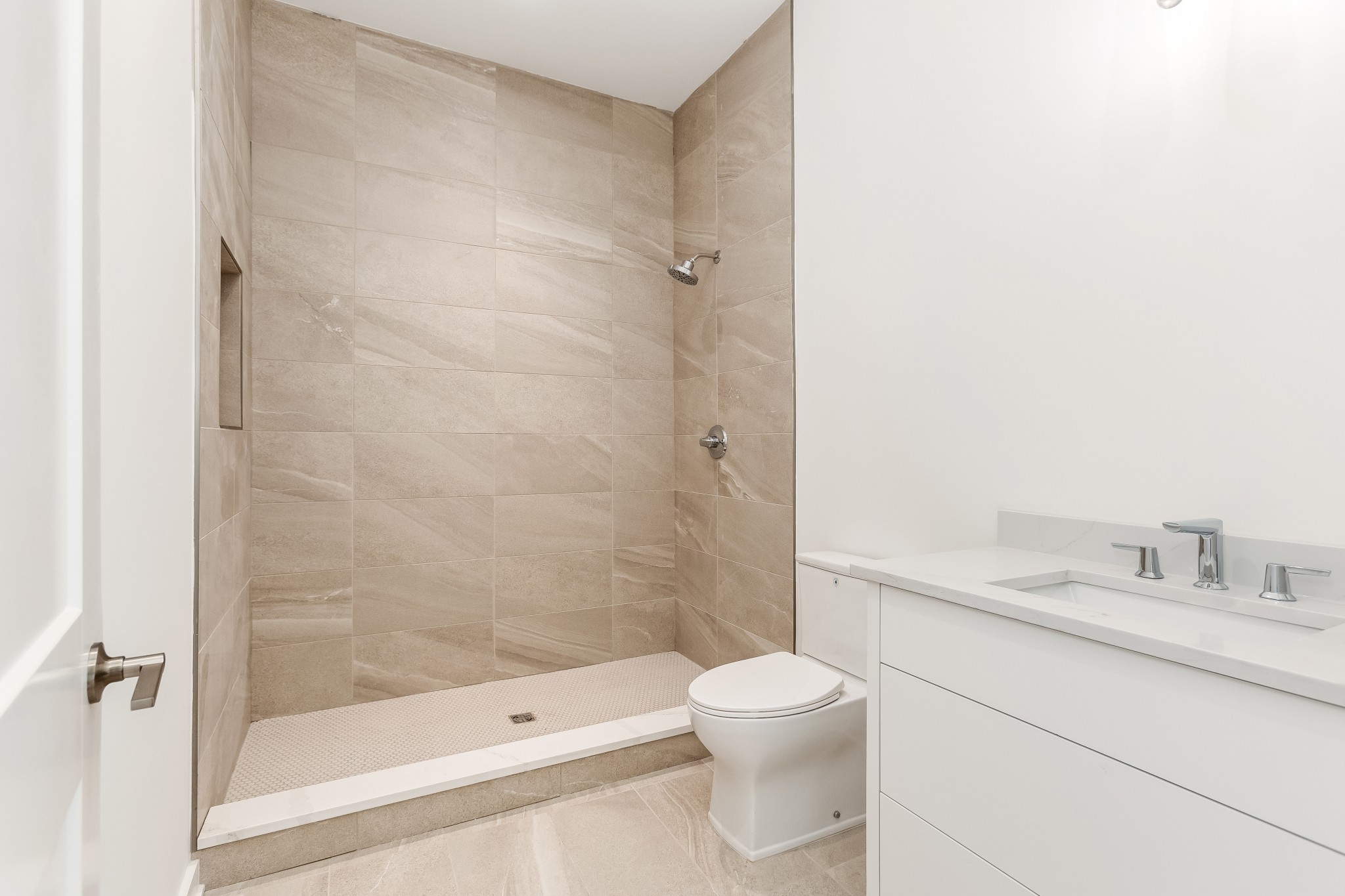 4502B Belmont Park Ter