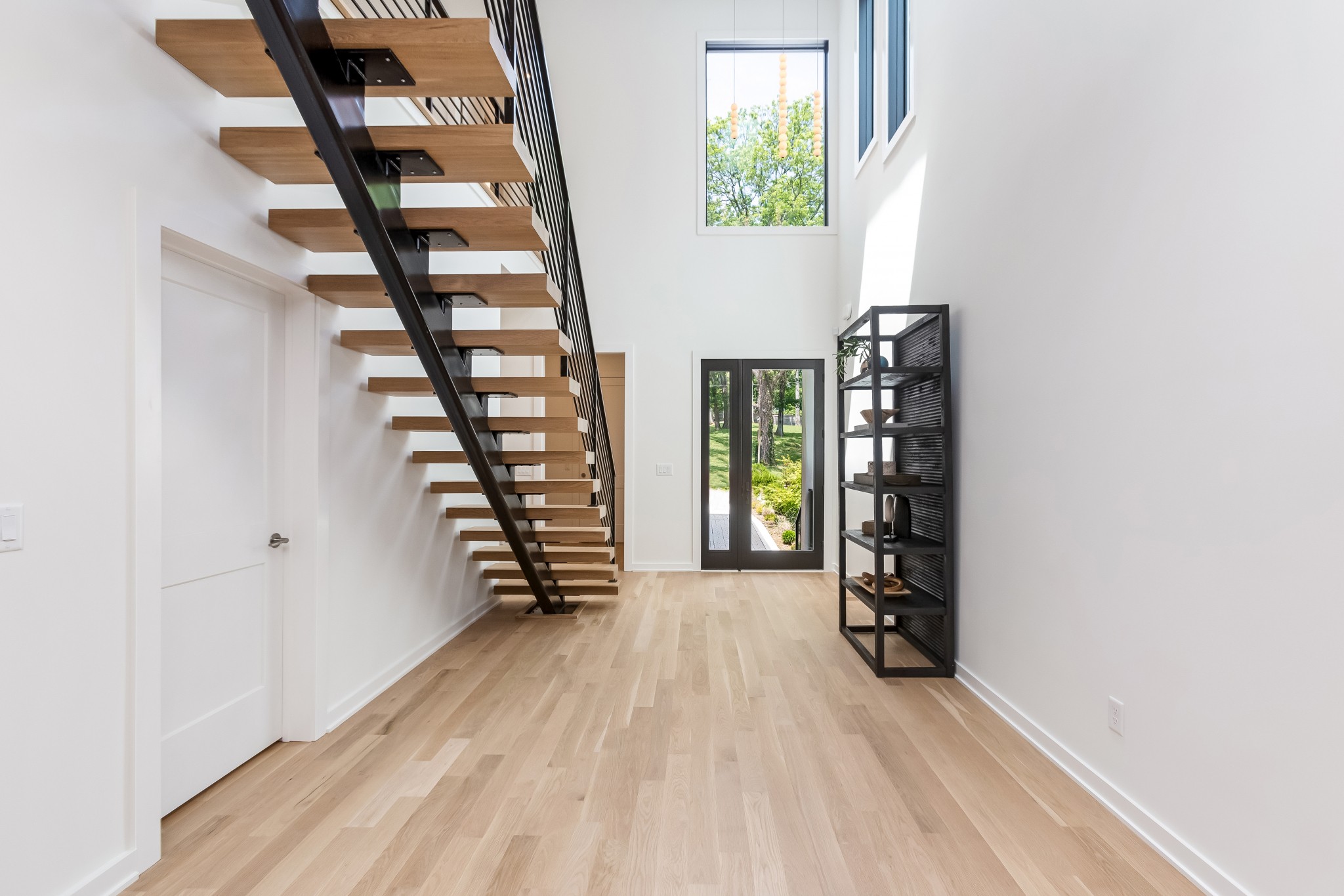 4502B Belmont Park Ter